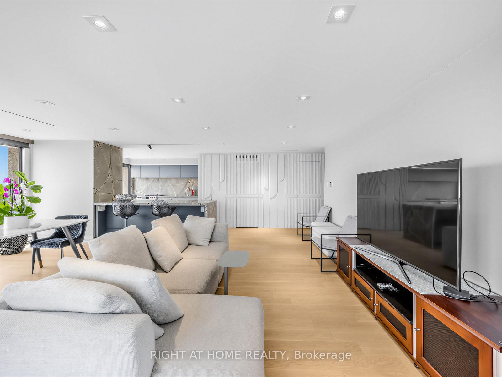 Photo 6 of Unit 2202, 65 Harbour Square, Toronto, Waterfront Communities — HOMEH