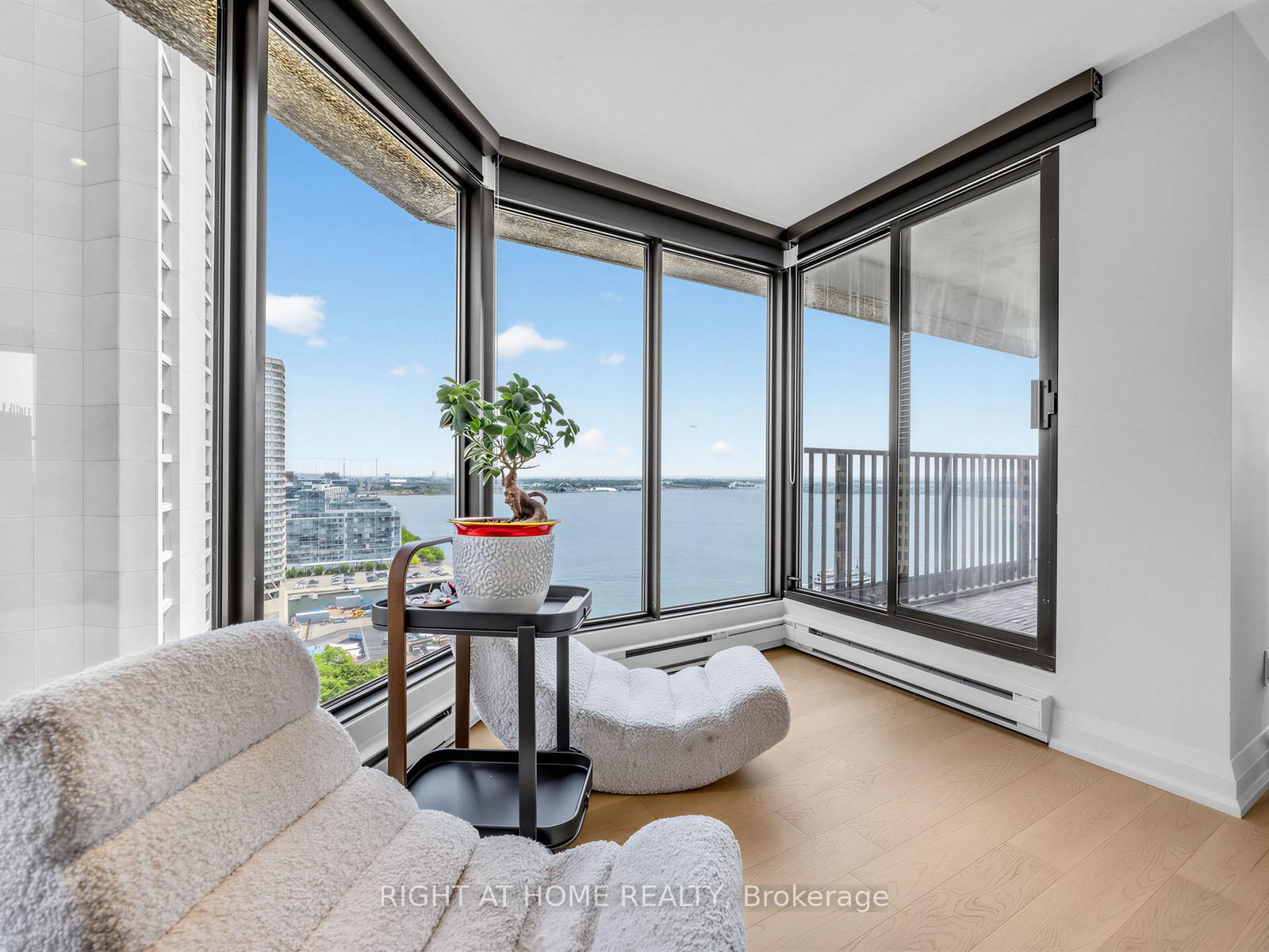 Photo 7 of Unit 2202, 65 Harbour Square, Toronto, Waterfront Communities — HOMEH