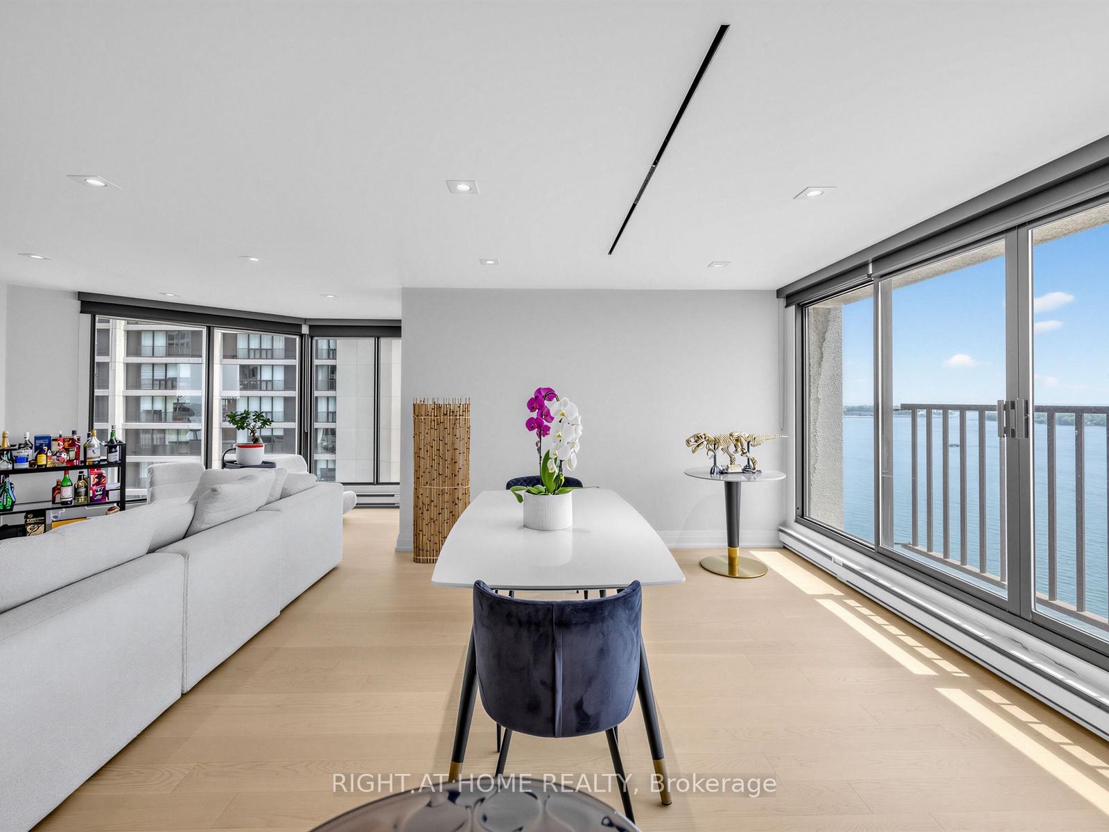 Photo 21 of Unit 2202, 65 Harbour Square, Toronto, Waterfront Communities — HOMEH