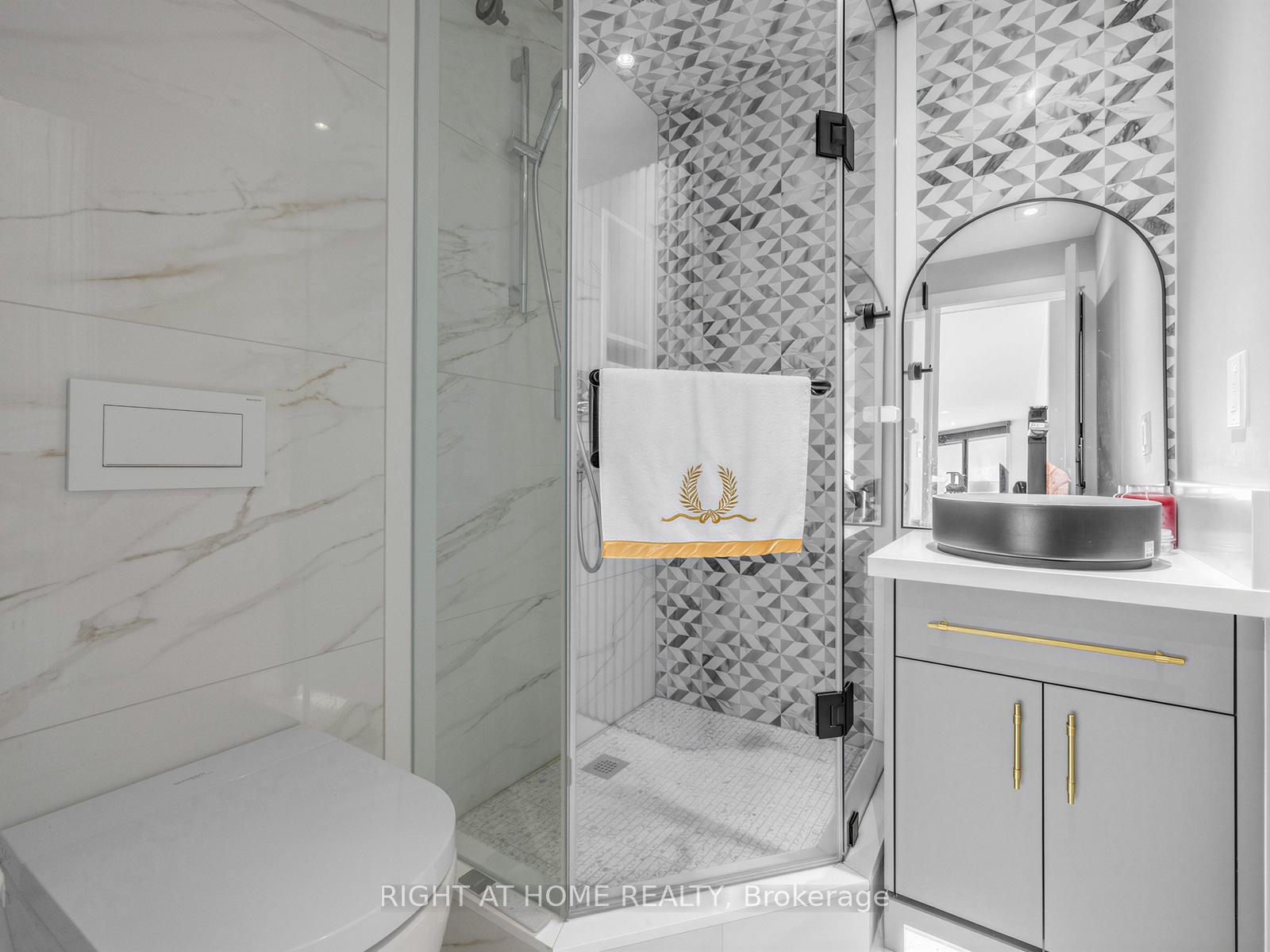 Photo 23 of Unit 2202, 65 Harbour Square, Toronto, Waterfront Communities — HOMEH
