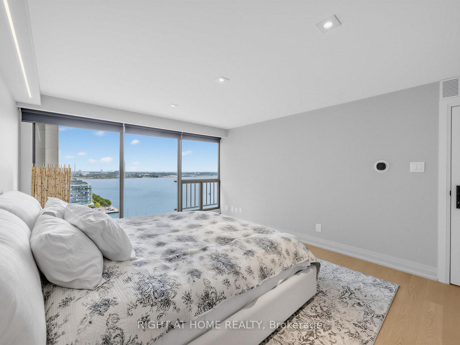 Photo 27 of Unit 2202, 65 Harbour Square, Toronto, Waterfront Communities — HOMEH