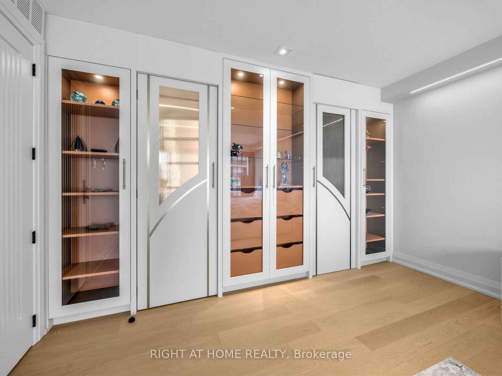 Photo 28 of Unit 2202, 65 Harbour Square, Toronto, Waterfront Communities — HOMEH