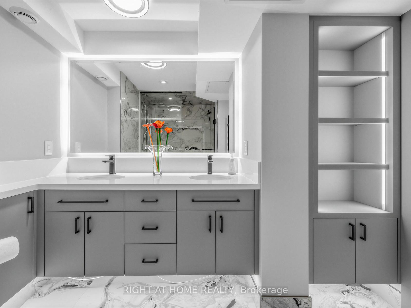 Photo 31 of Unit 2202, 65 Harbour Square, Toronto, Waterfront Communities — HOMEH