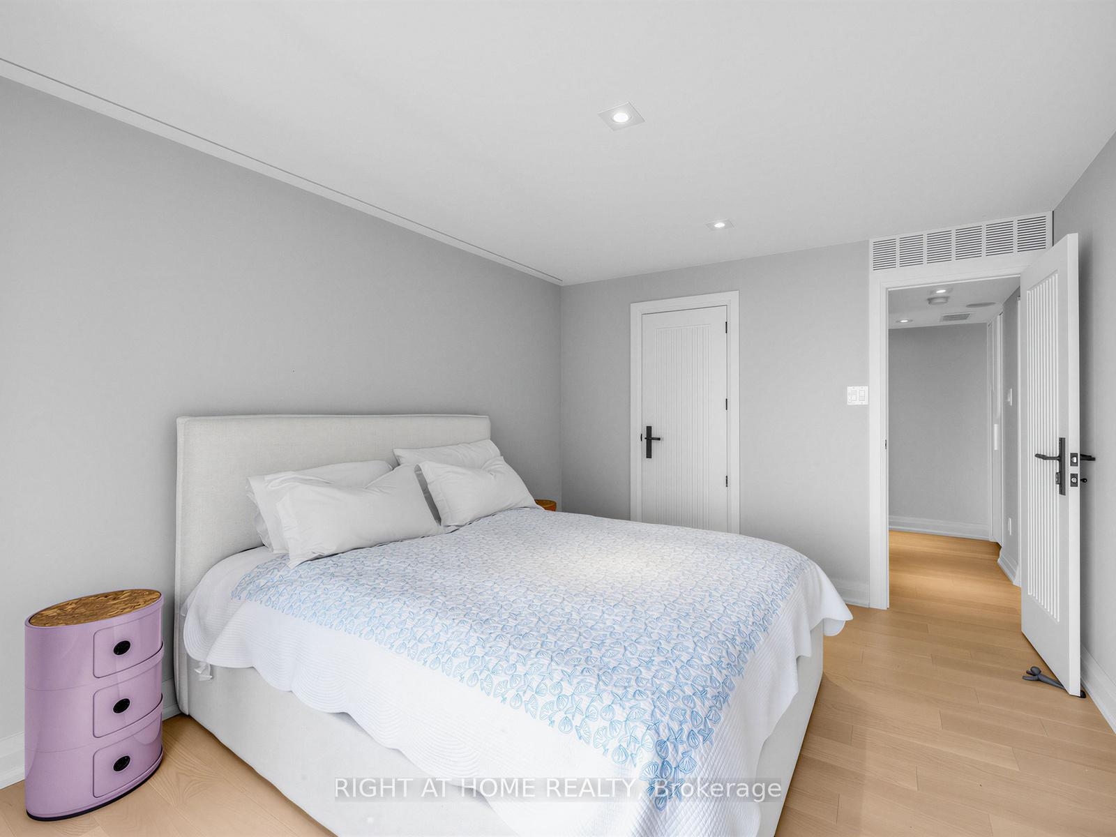 Photo 35 of Unit 2202, 65 Harbour Square, Toronto, Waterfront Communities — HOMEH