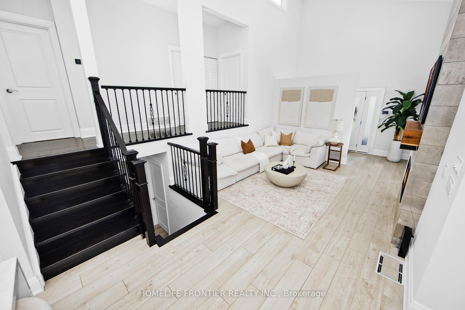 Photo 6 of 2138 Truscott Drive, Mississauga, Clarkson — HOMEH