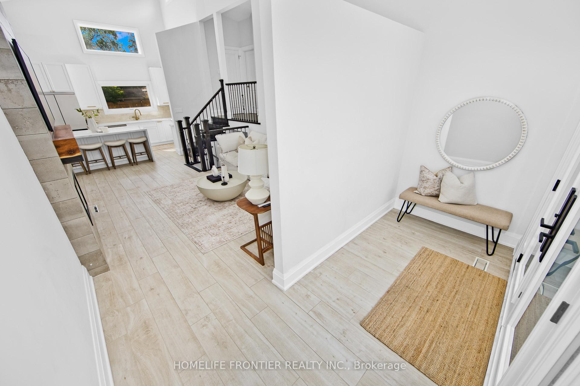 Photo 8 of 2138 Truscott Drive, Mississauga, Clarkson — HOMEH