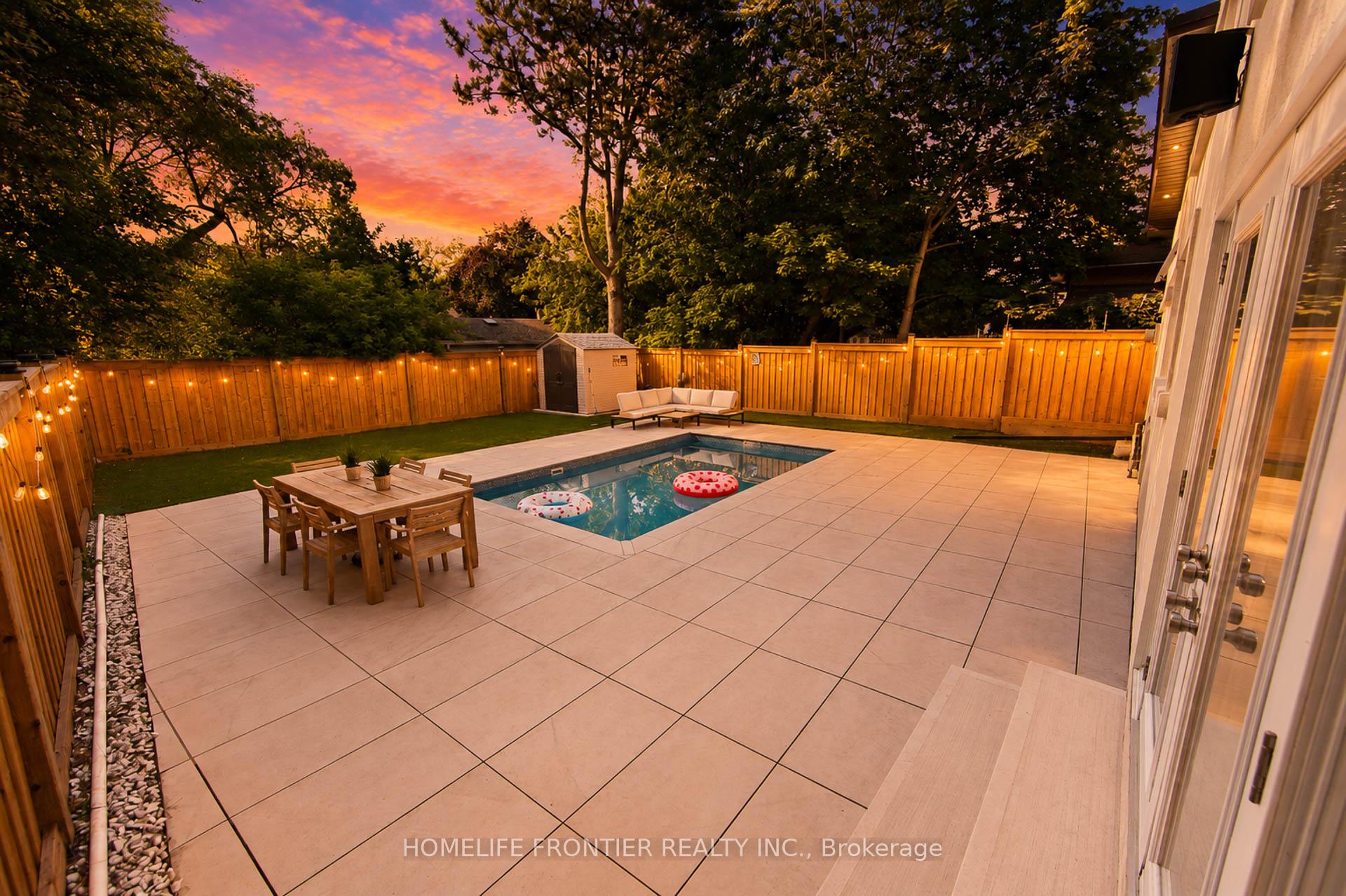 Photo 22 of 2138 Truscott Drive, Mississauga, Clarkson — HOMEH