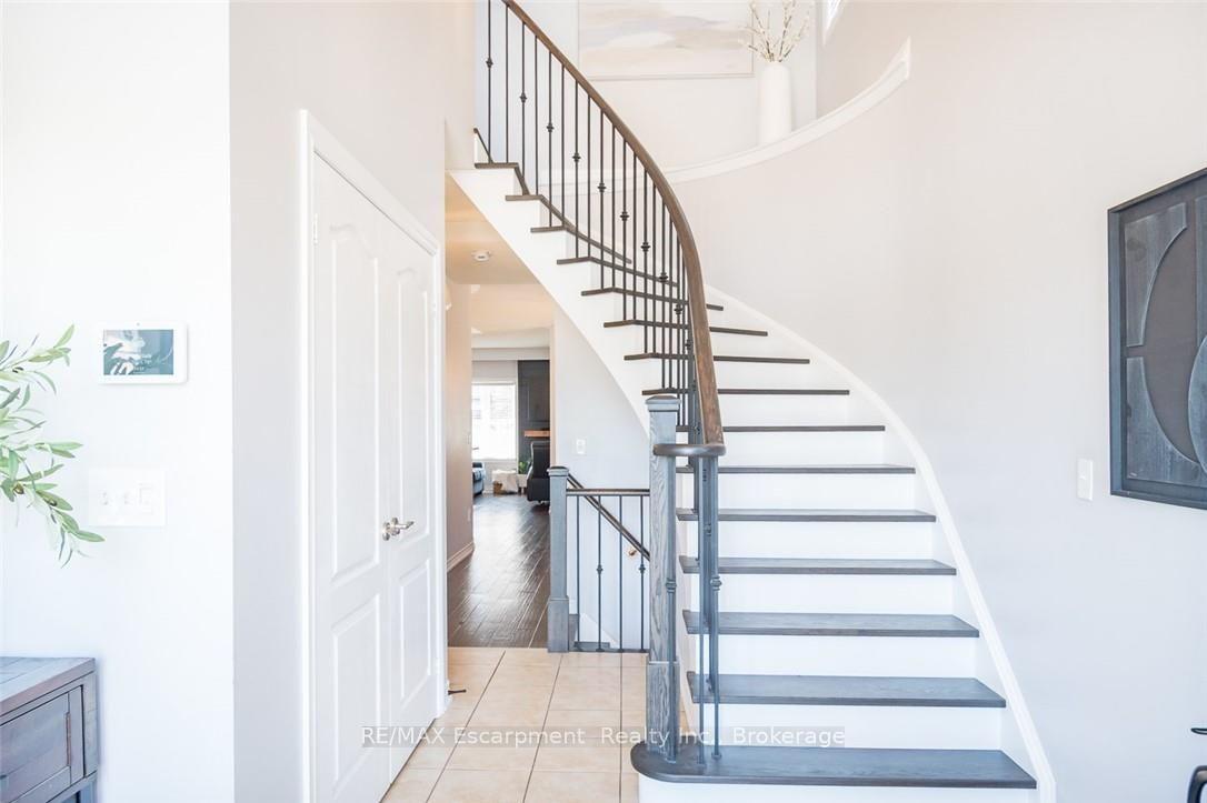 Photo 2 of 3184 Tim Dobbie Drive, Burlington, Alton — HOMEH