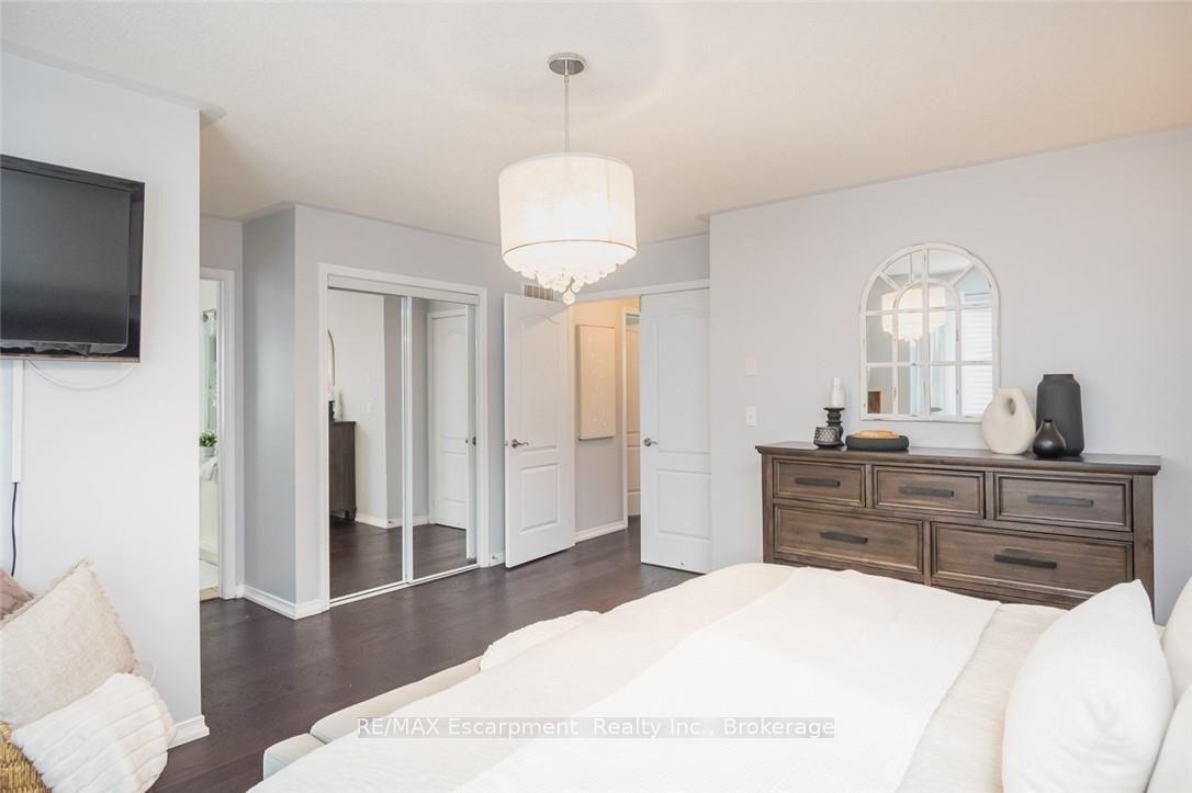 Photo 21 of 3184 Tim Dobbie Drive, Burlington, Alton — HOMEH