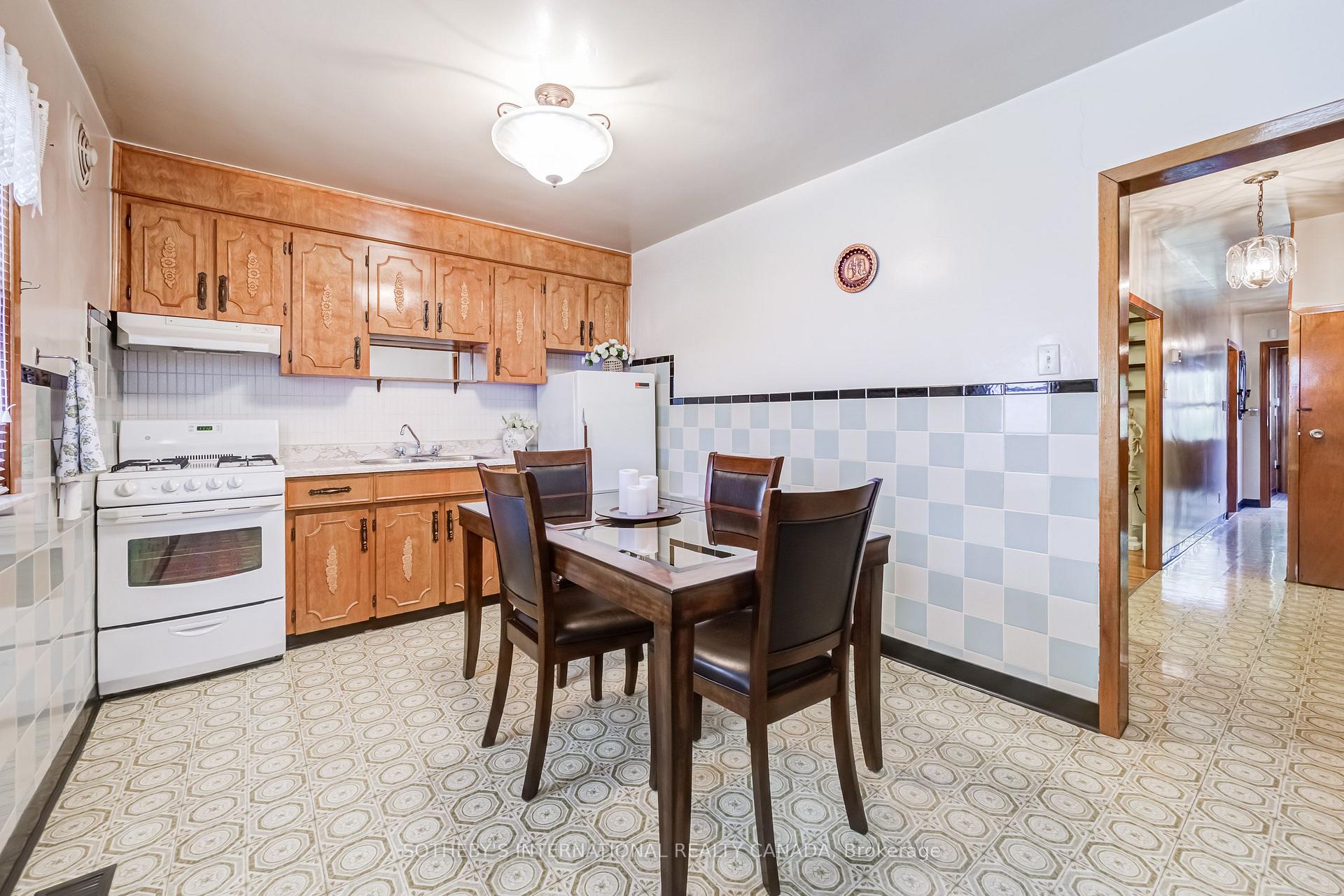 Photo 13 of 157 Ascot Avenue, Toronto, Corso Italia-Davenport — HOMEH