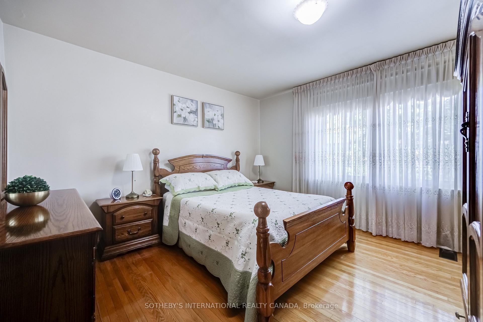 Photo 19 of 157 Ascot Avenue, Toronto, Corso Italia-Davenport — HOMEH