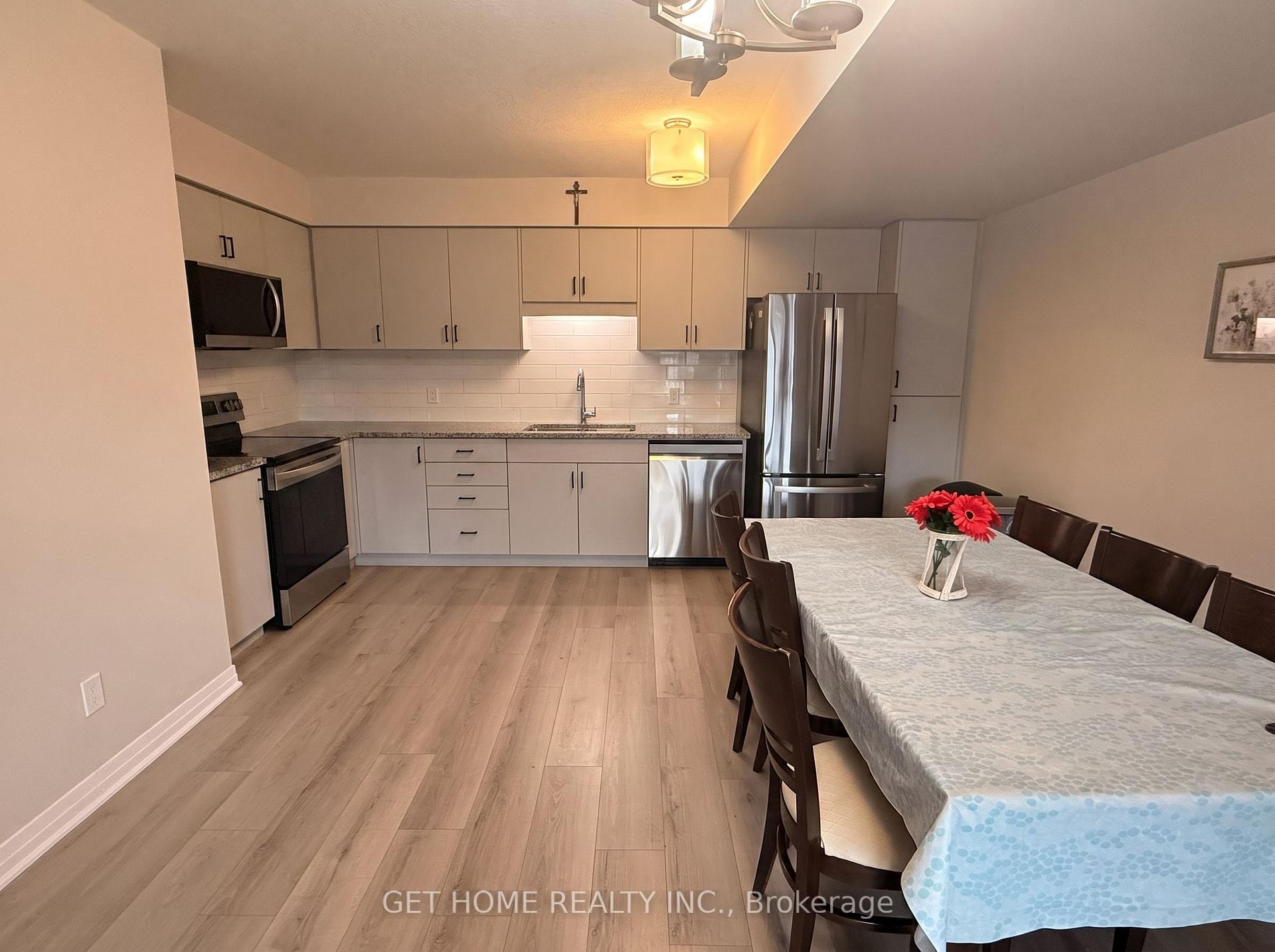 Photo 2 of 696 Benninger Drive, Kitchener — HOMEH