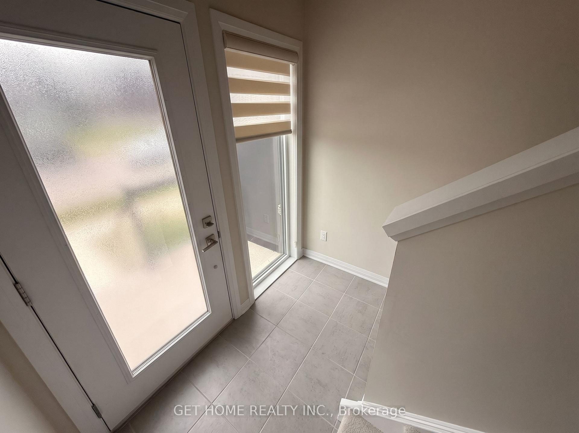 Photo 3 of 696 Benninger Drive, Kitchener — HOMEH