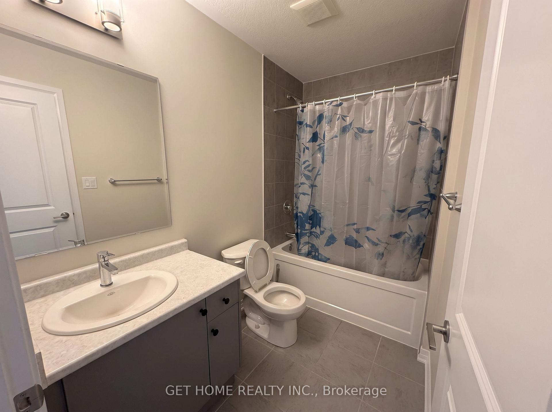 Photo 9 of 696 Benninger Drive, Kitchener — HOMEH
