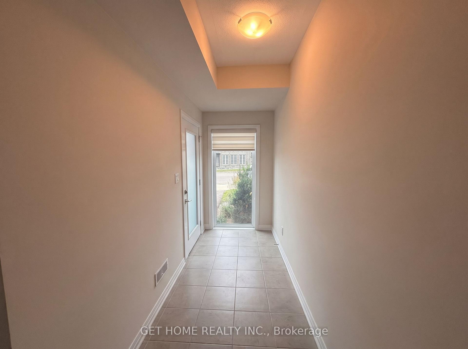 Photo 11 of 696 Benninger Drive, Kitchener — HOMEH