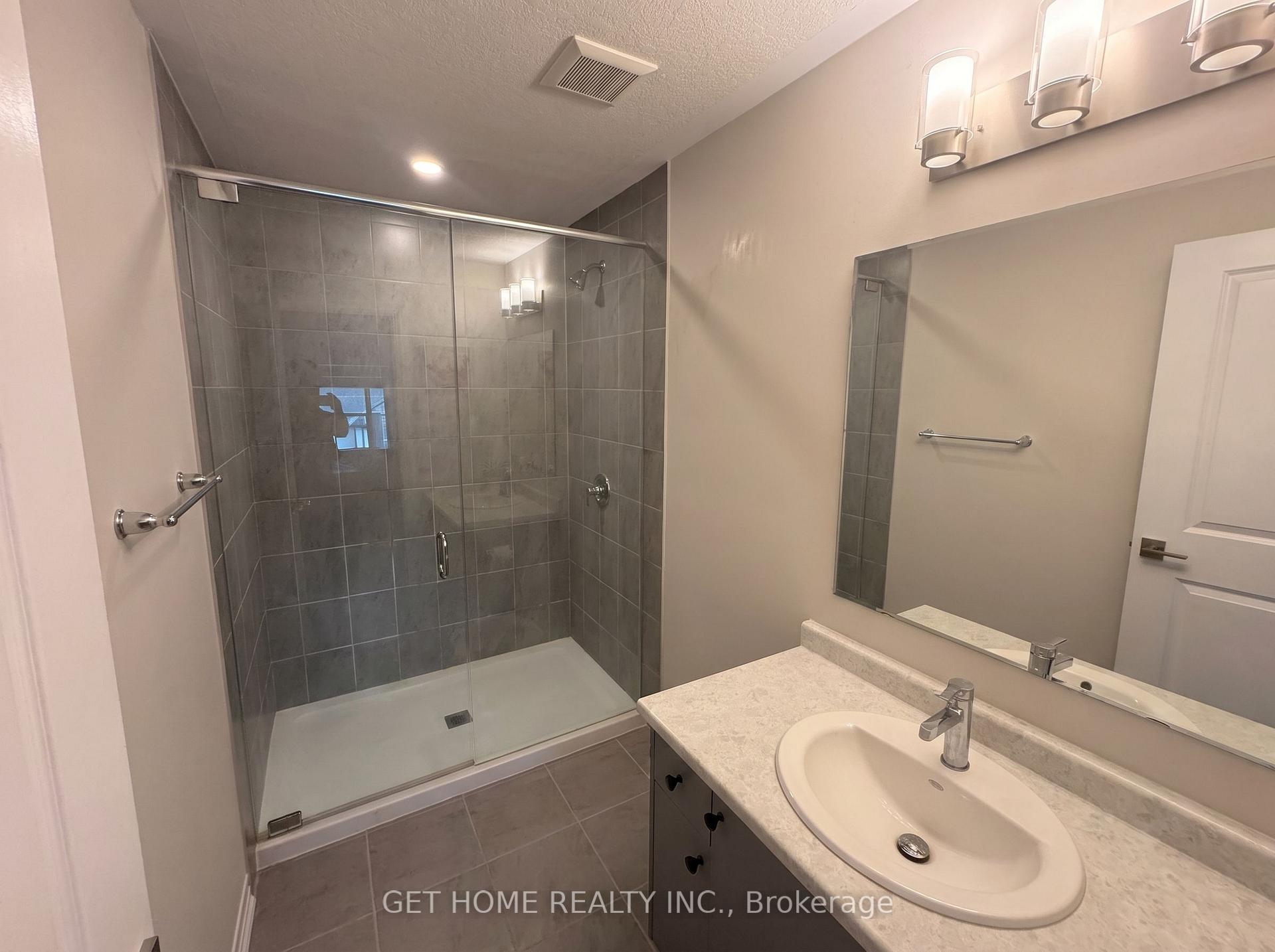 Photo 13 of 696 Benninger Drive, Kitchener — HOMEH