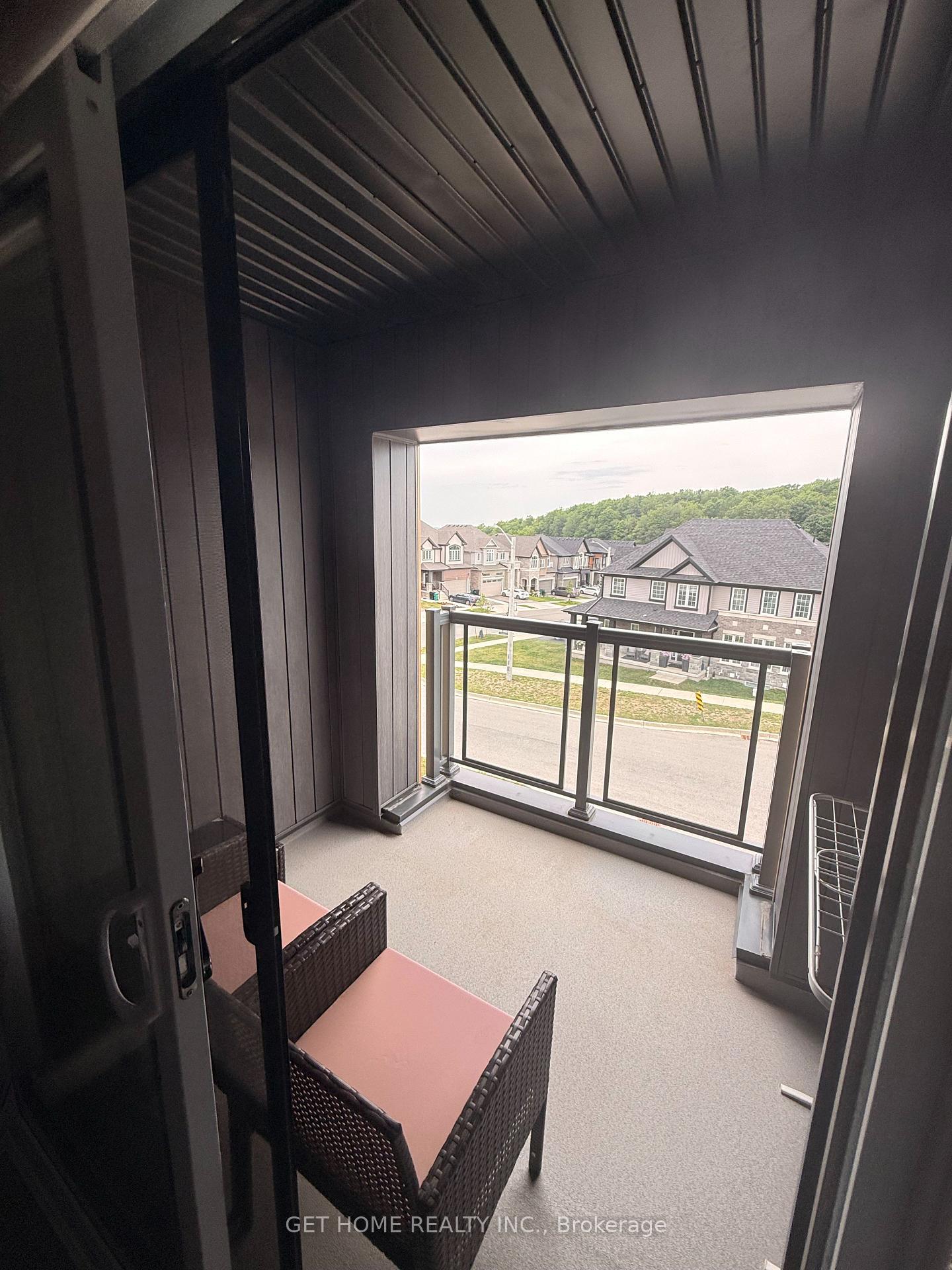 Photo 16 of 696 Benninger Drive, Kitchener — HOMEH