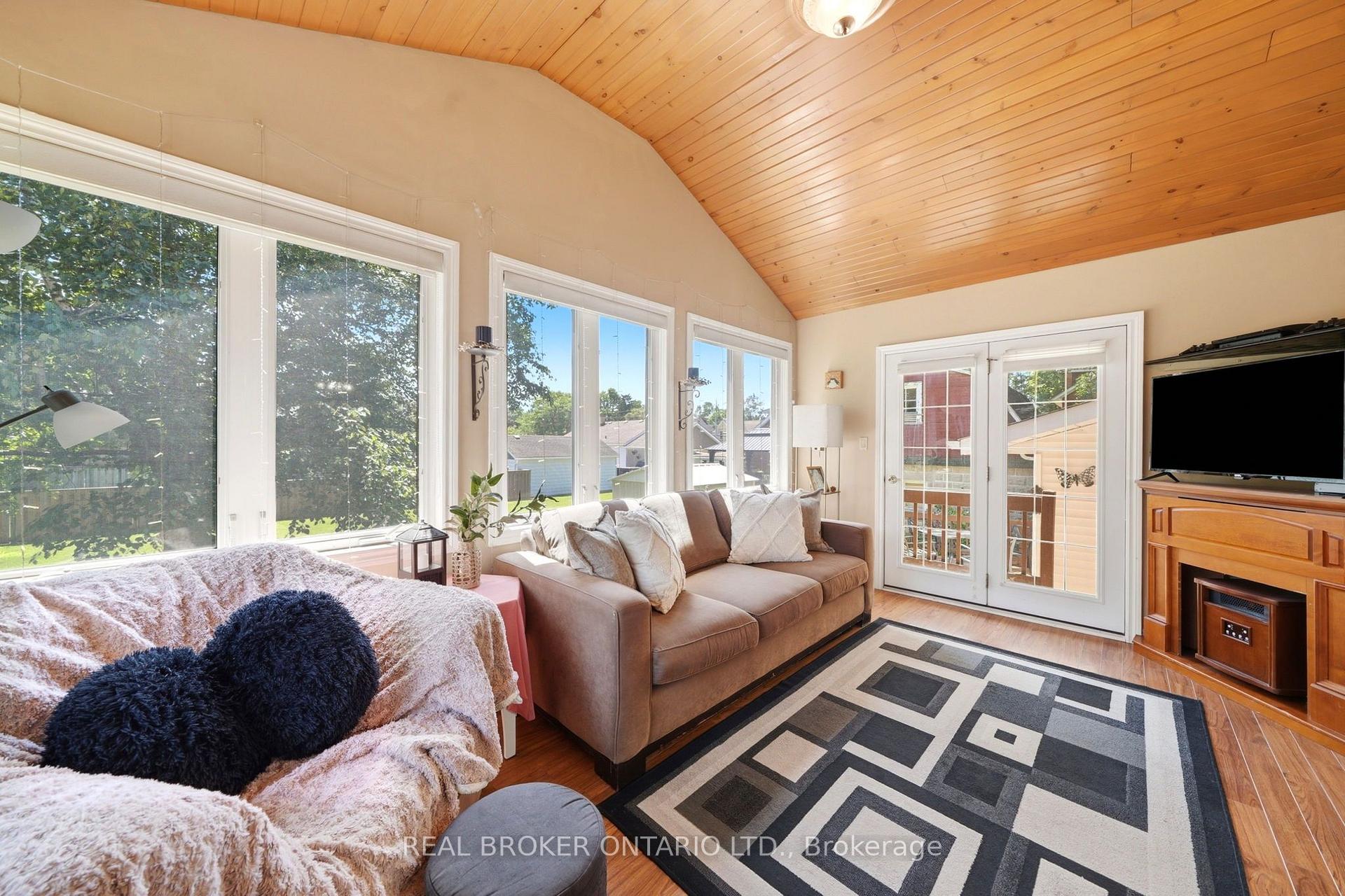 Photo 14 of 389 7th Street, Hanover — HOMEH