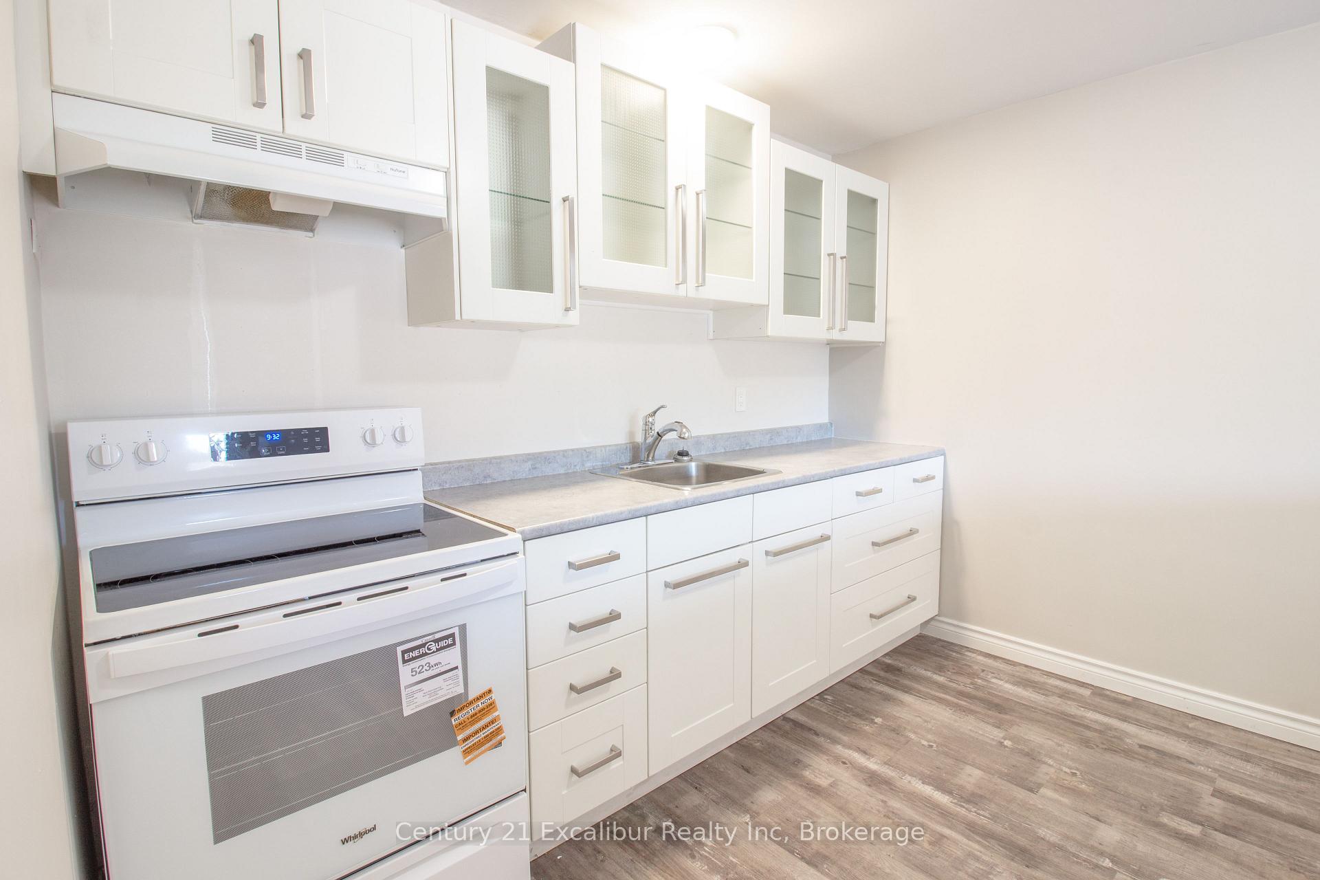 Photo 4 of Unit 16, 320 Queen Street E, Centre Wellington, Fergus — HOMEH