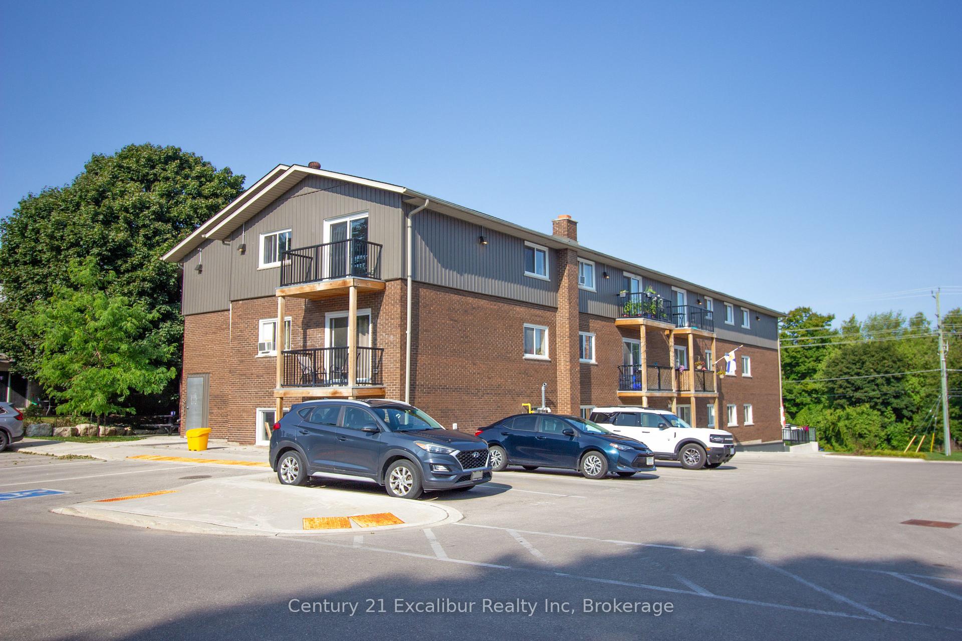 Photo 12 of Unit 16, 320 Queen Street E, Centre Wellington, Fergus — HOMEH