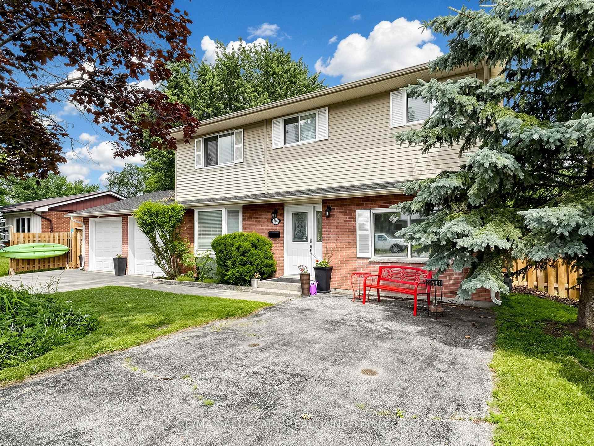 Photo 2 of 374 Adeline Drive, Georgina, Keswick South — HOMEH