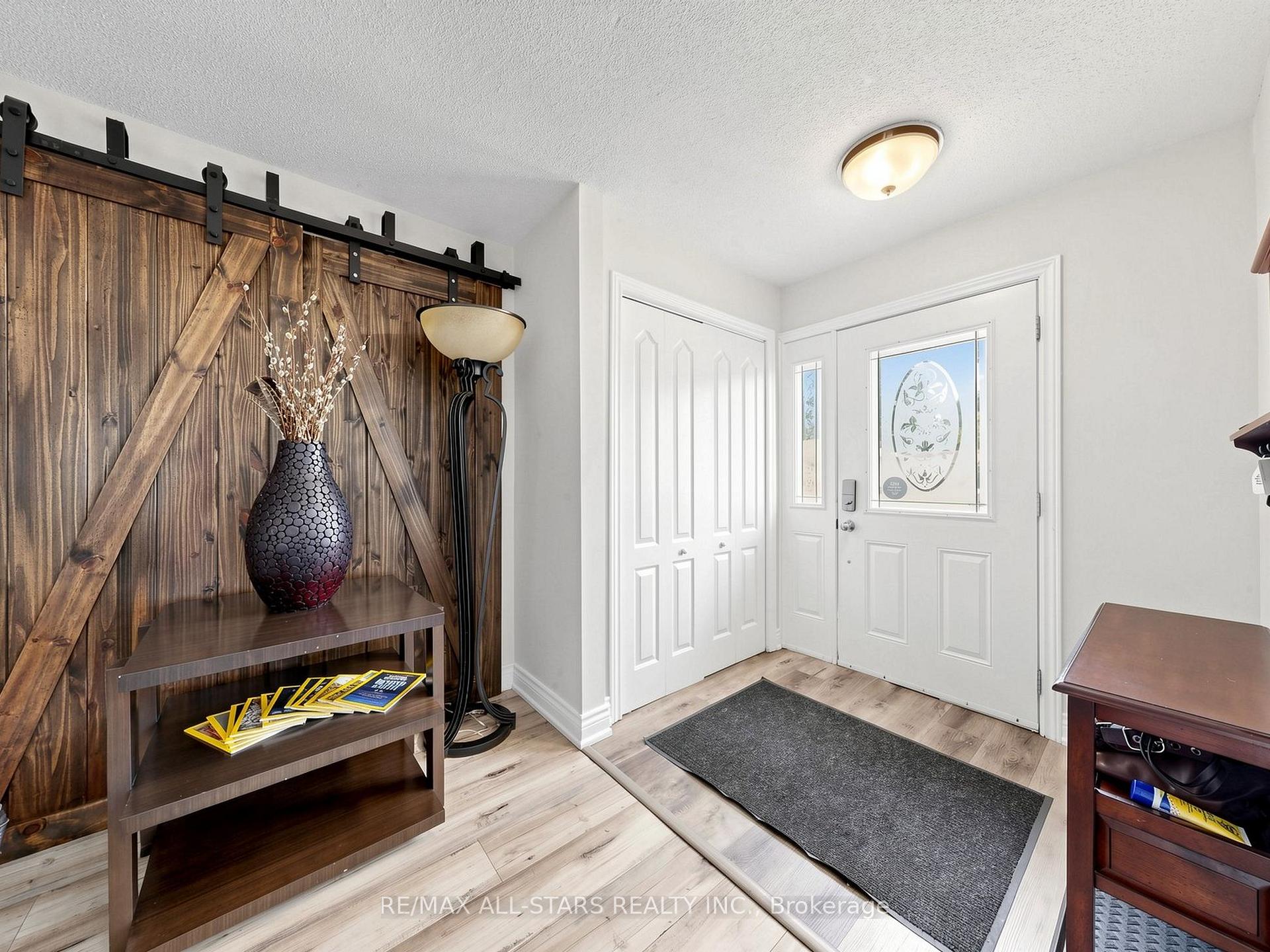 Photo 3 of 374 Adeline Drive, Georgina, Keswick South — HOMEH