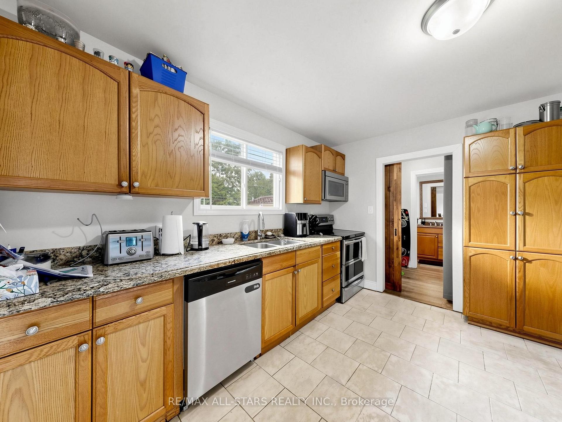 Photo 6 of 374 Adeline Drive, Georgina, Keswick South — HOMEH