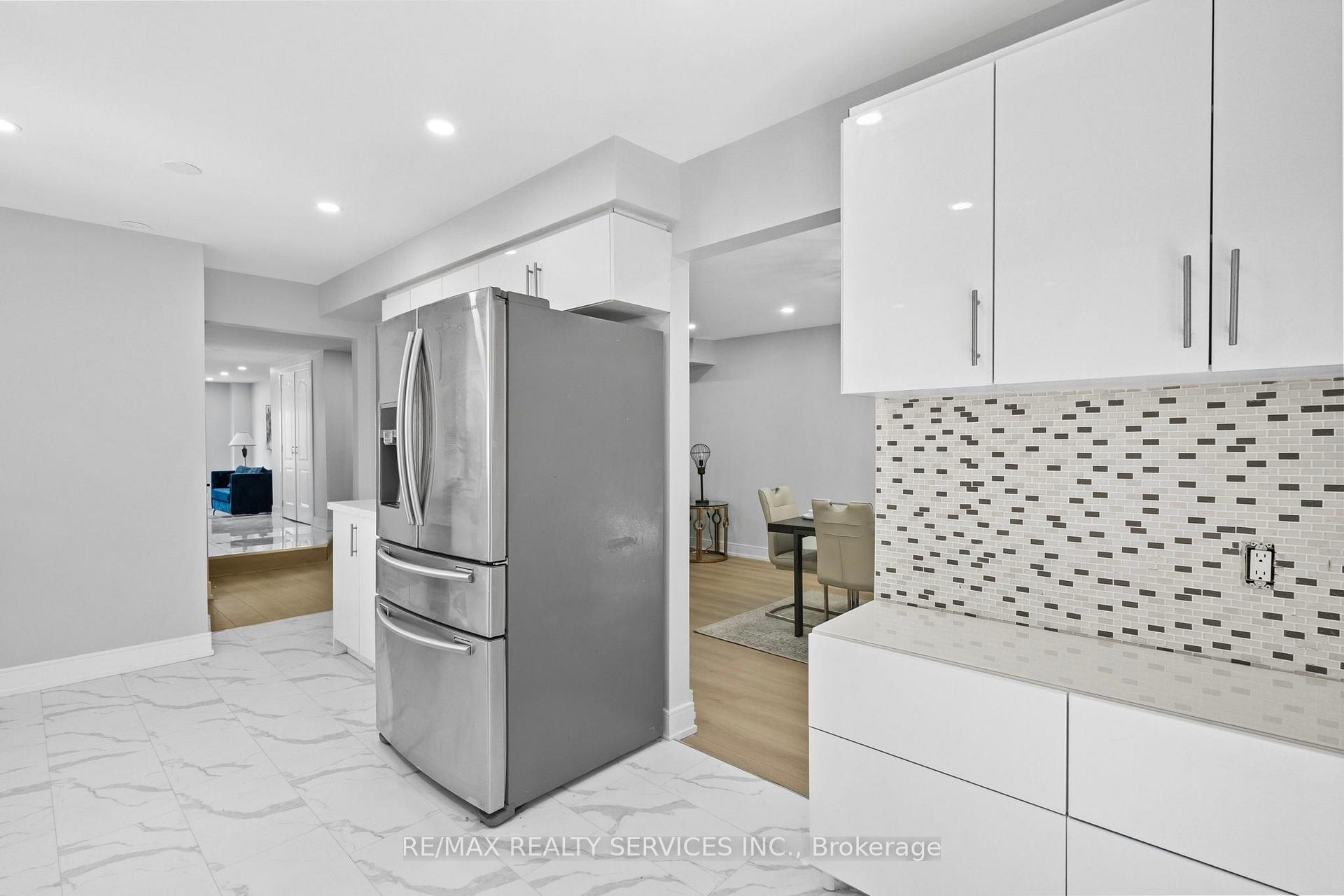 Photo 18 of 1273 Barberry Green, Oakville, Glen Abbey — HOMEH