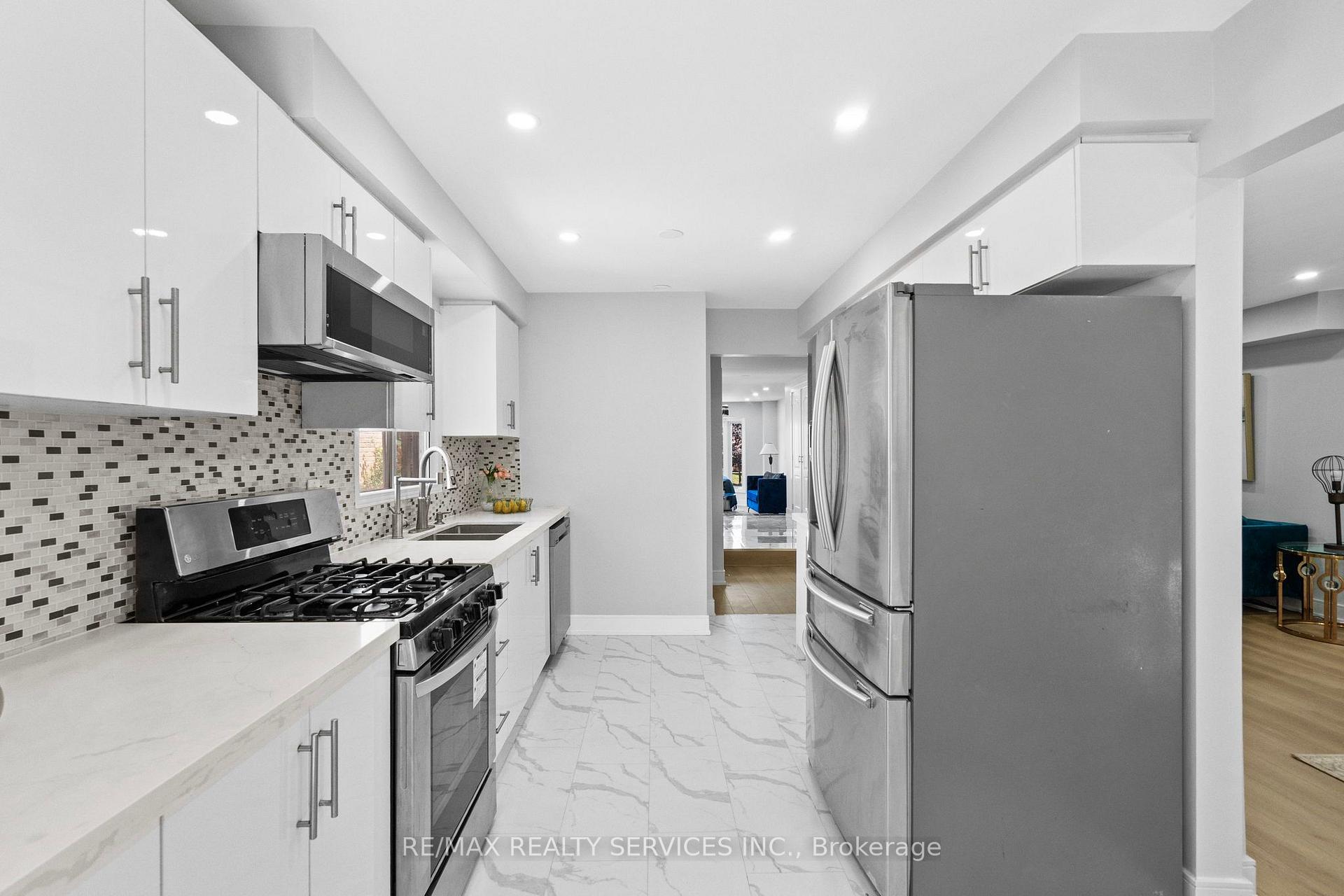 Photo 17 of 1273 Barberry Green, Oakville, Glen Abbey — HOMEH