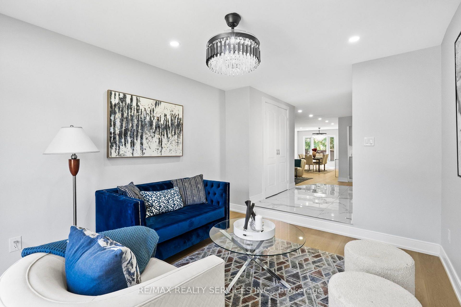 Photo 4 of 1273 Barberry Green, Oakville, Glen Abbey — HOMEH