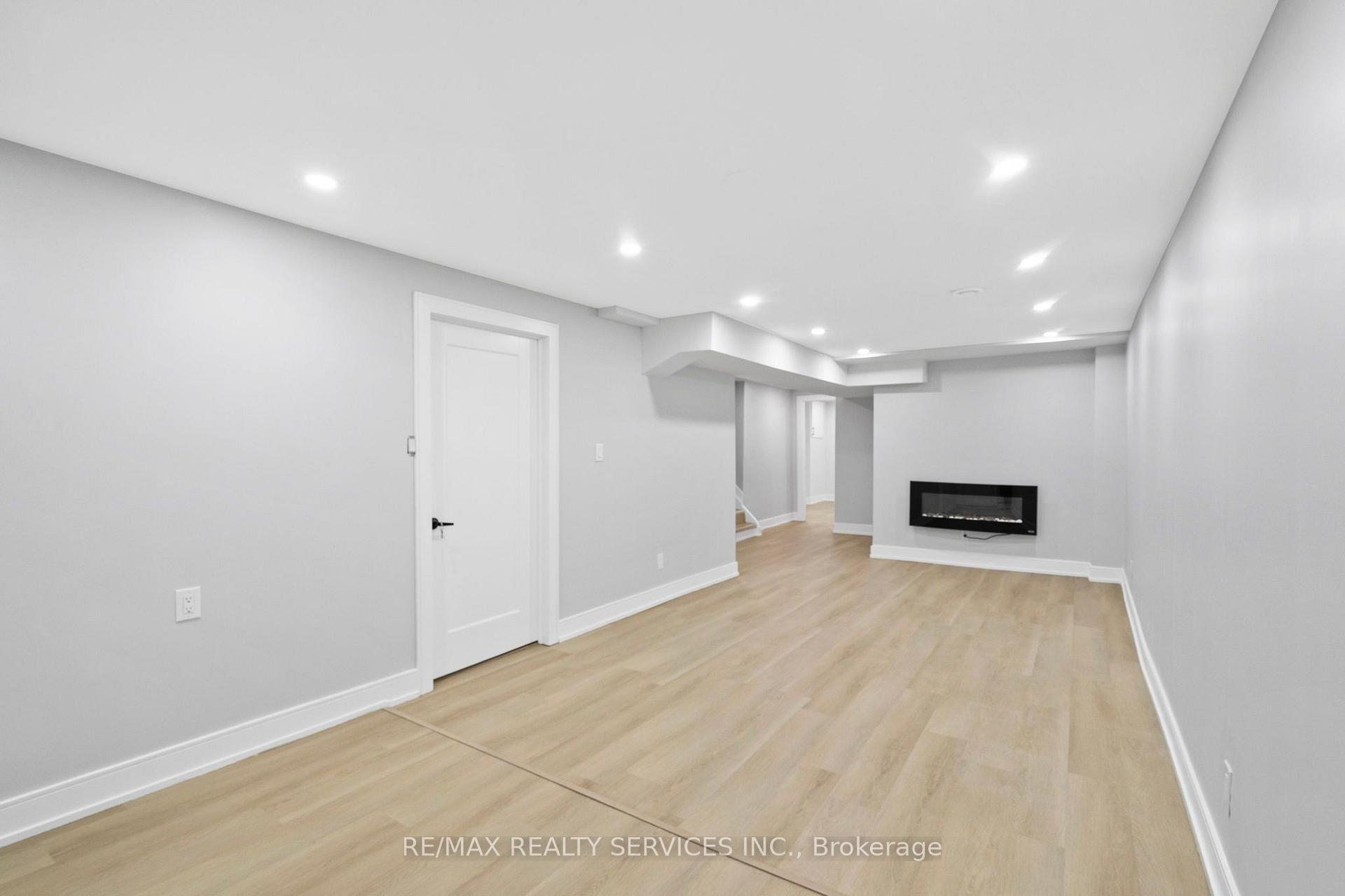 Photo 31 of 1273 Barberry Green, Oakville, Glen Abbey — HOMEH