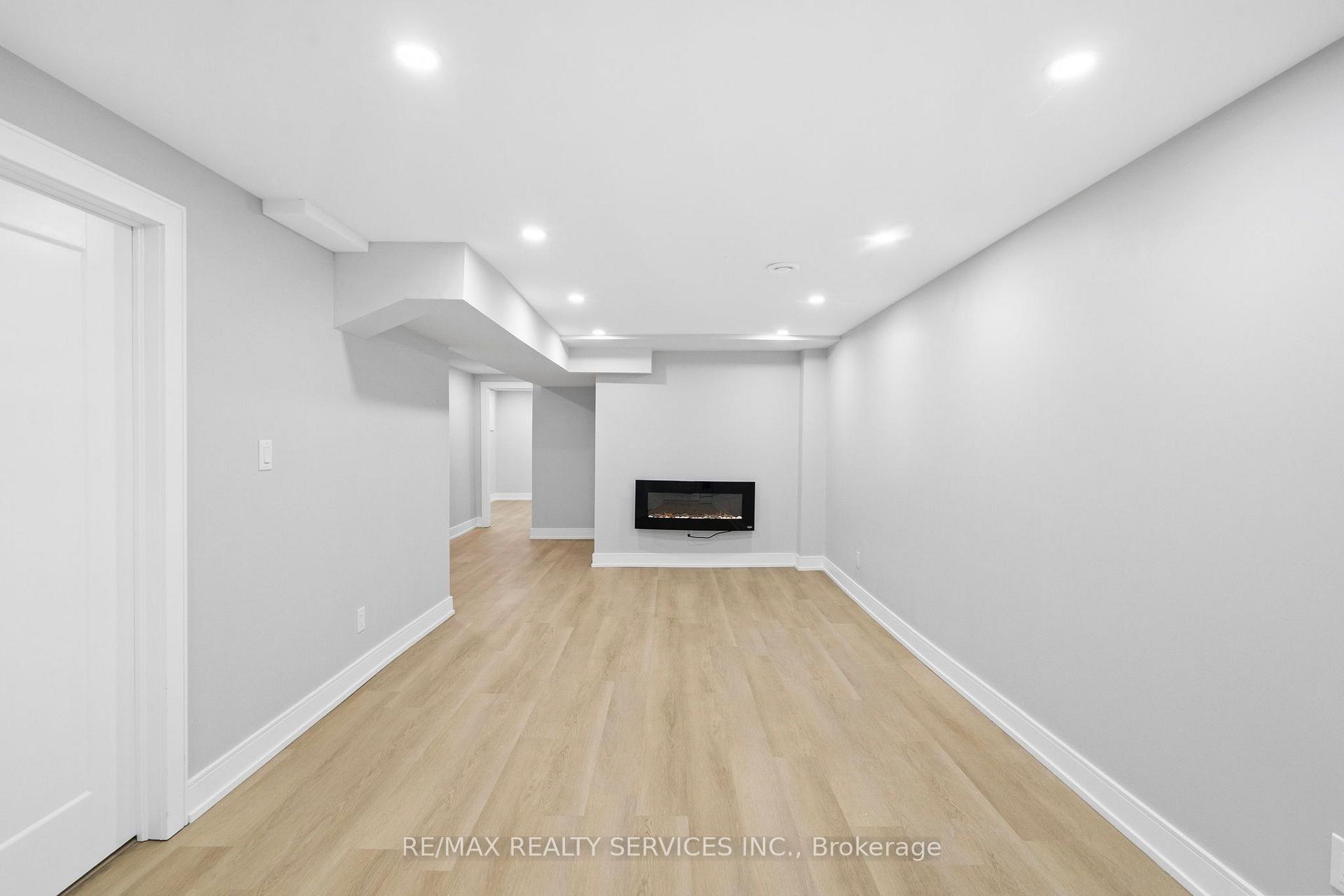 Photo 32 of 1273 Barberry Green, Oakville, Glen Abbey — HOMEH