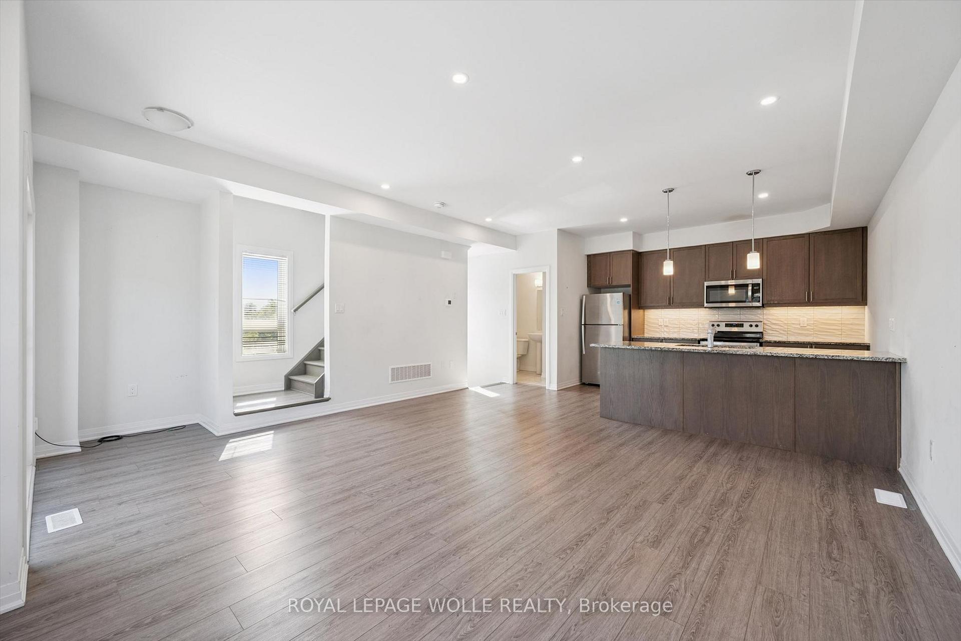 Photo 6 of Unit 37, 51 Sparrow Avenue, Cambridge, Little's Corners — HOMEH