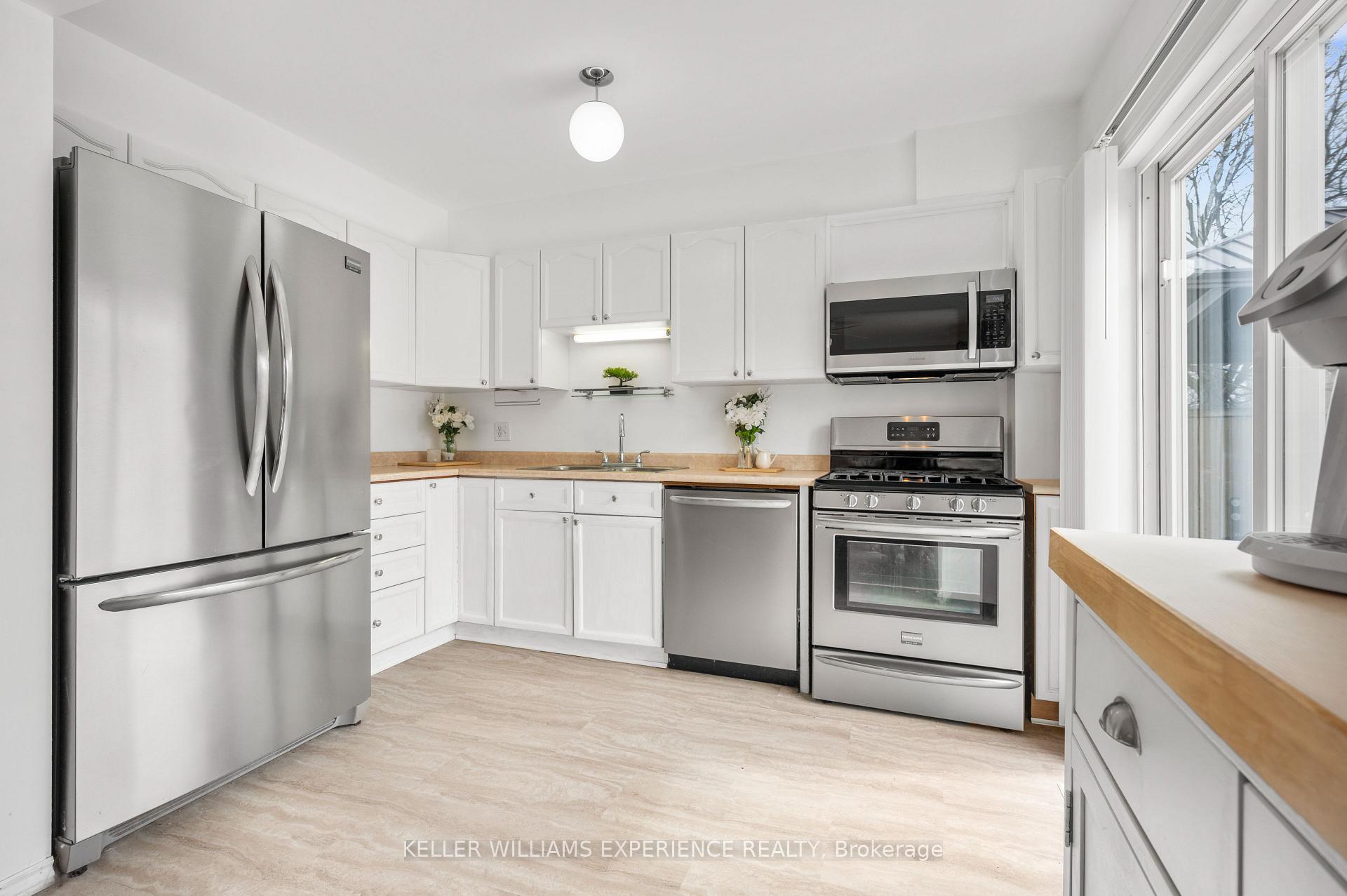 Photo 10 of 371 Millard Street, Orillia — HOMEH