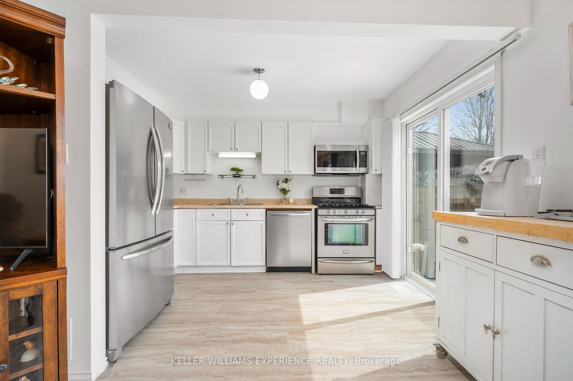 Photo 11 of 371 Millard Street, Orillia — HOMEH