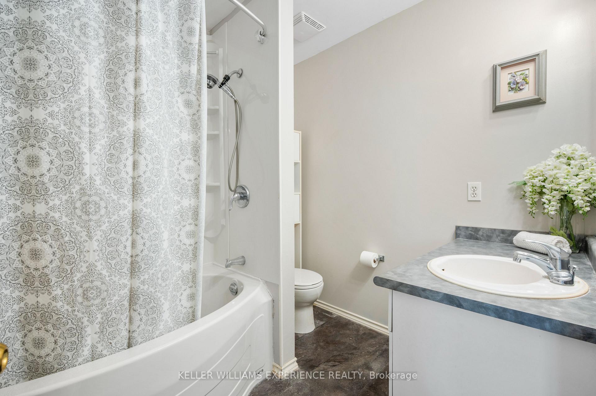 Photo 15 of 371 Millard Street, Orillia — HOMEH