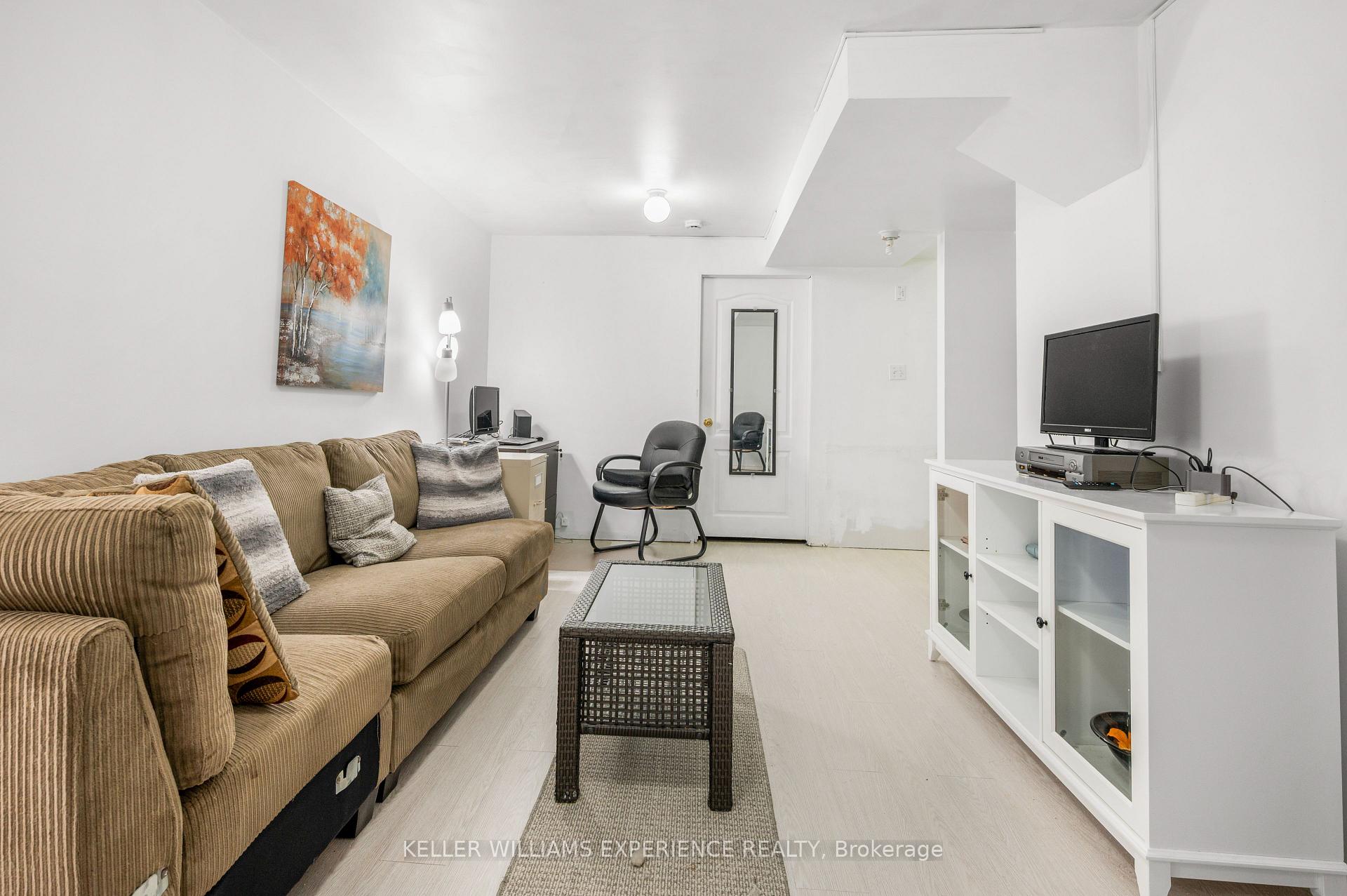 Photo 19 of 371 Millard Street, Orillia — HOMEH