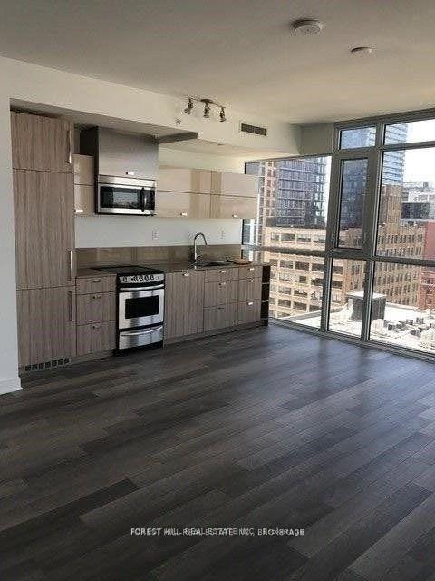 Front of Unit 1204, 290 Adelaide Street W