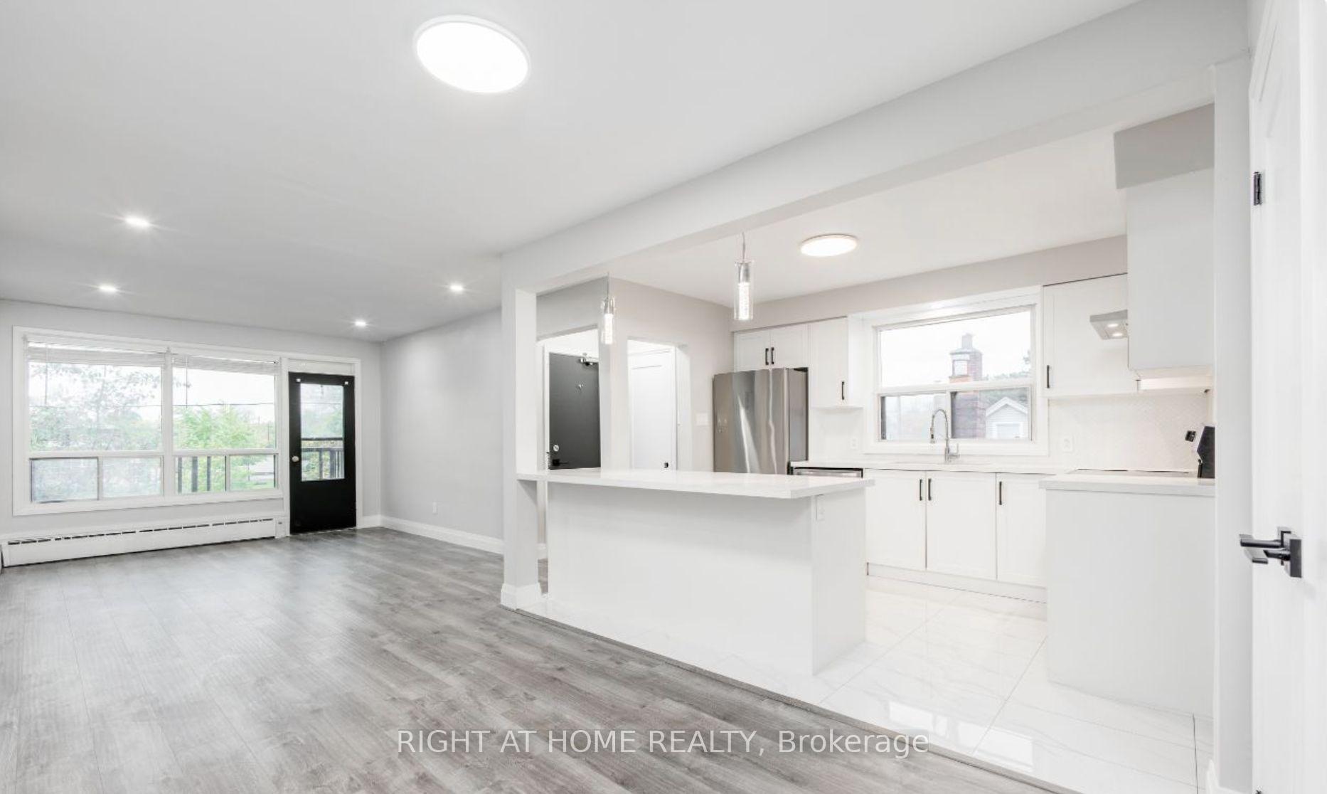 Photo 2 of Unit 3, 31 Wesley Street, Etobicoke, Mimico — HOMEH