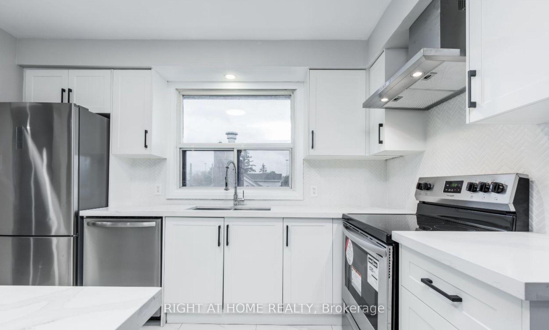 Photo 4 of Unit 3, 31 Wesley Street, Etobicoke, Mimico — HOMEH