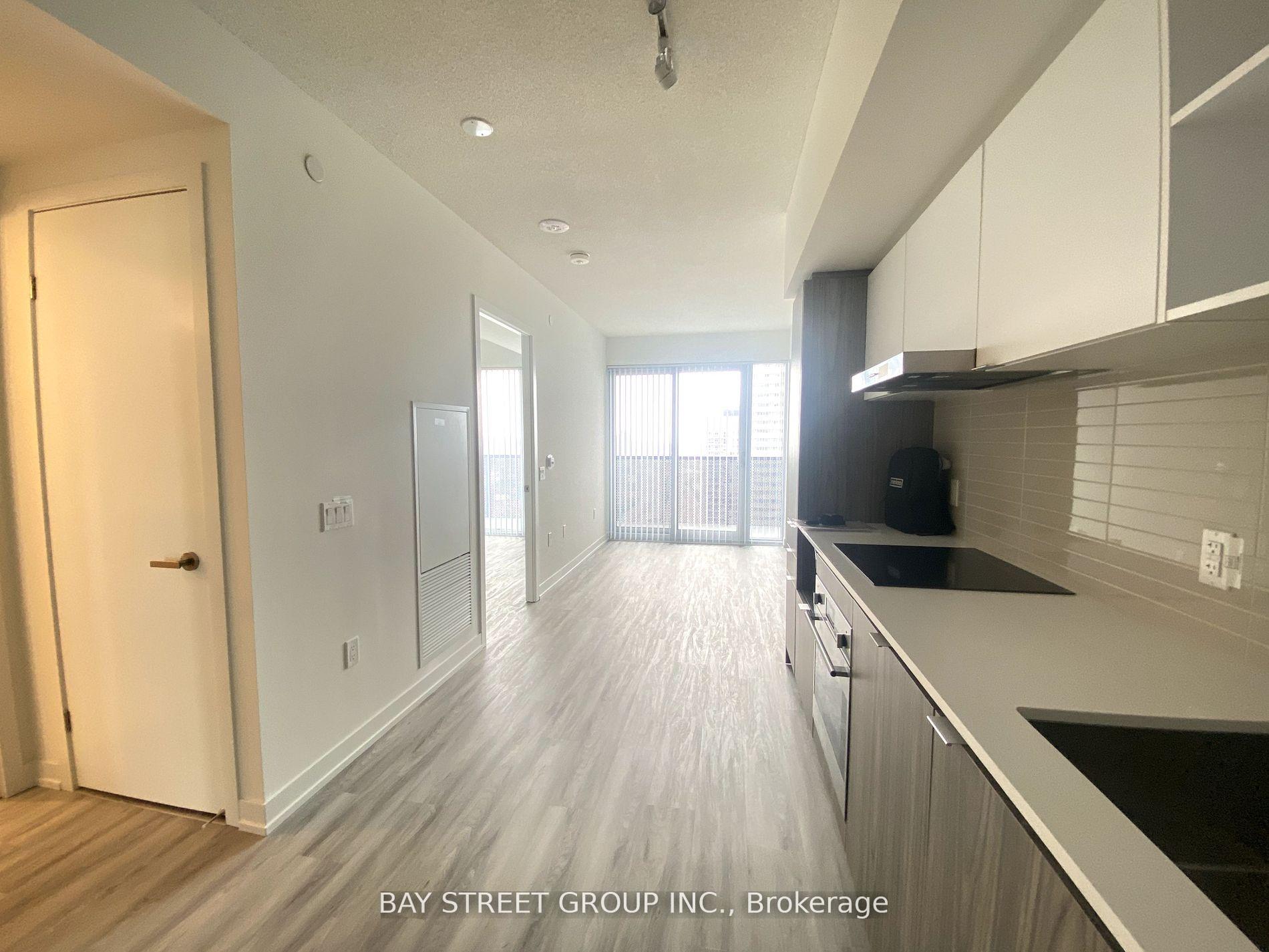 Photo 8 of Unit 4206, 55 Cooper Street, Toronto, Waterfront Communities — HOMEH