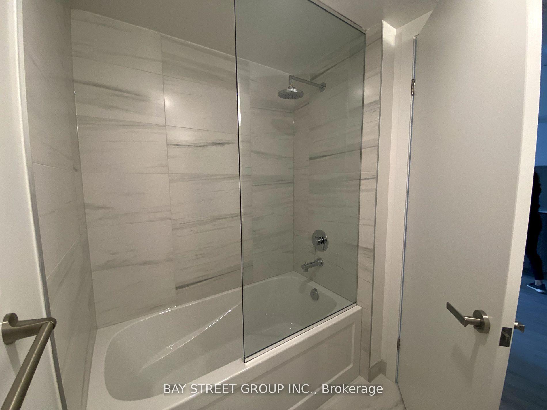 Photo 12 of Unit 4206, 55 Cooper Street, Toronto, Waterfront Communities — HOMEH