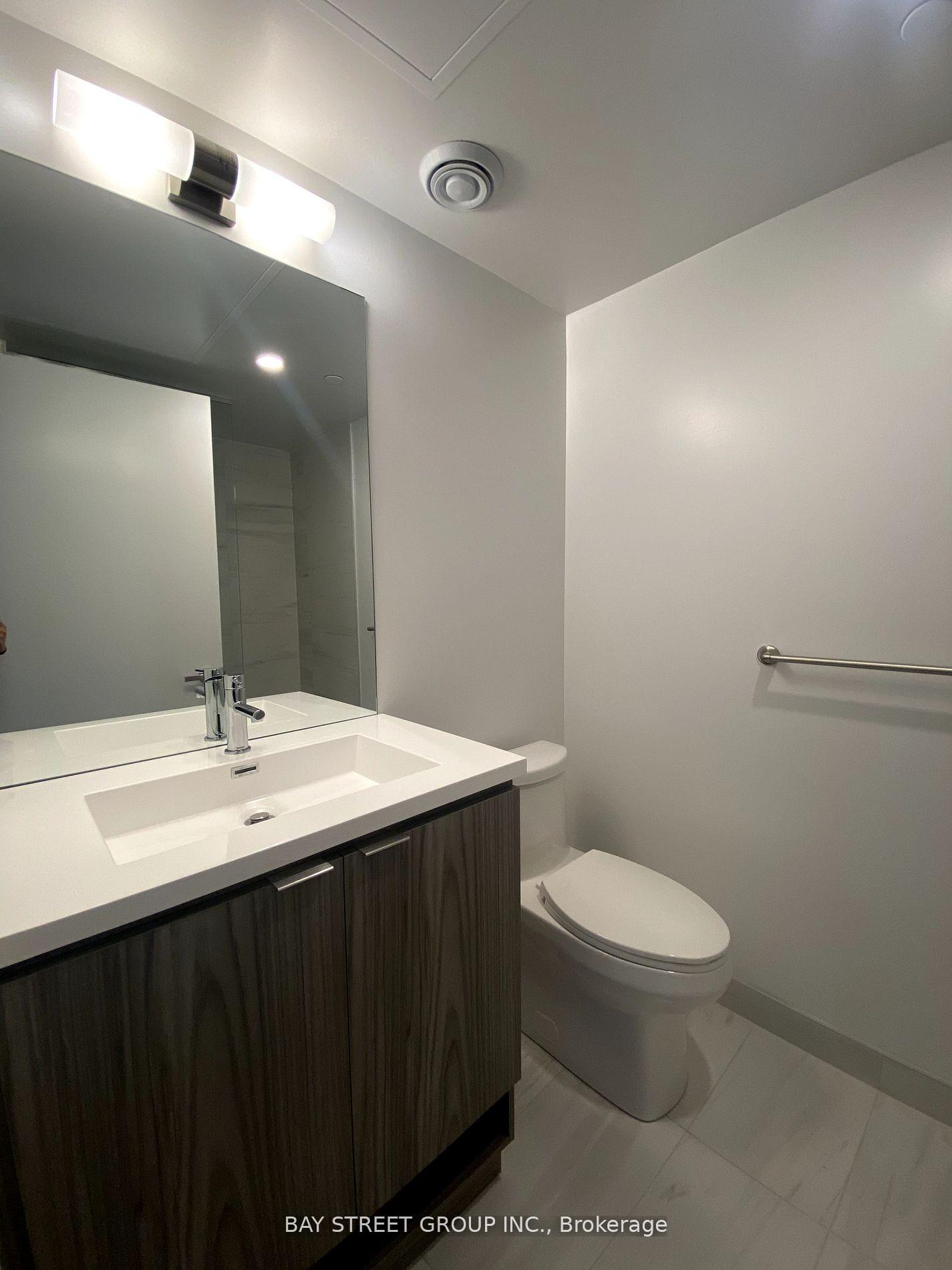 Photo 13 of Unit 4206, 55 Cooper Street, Toronto, Waterfront Communities — HOMEH