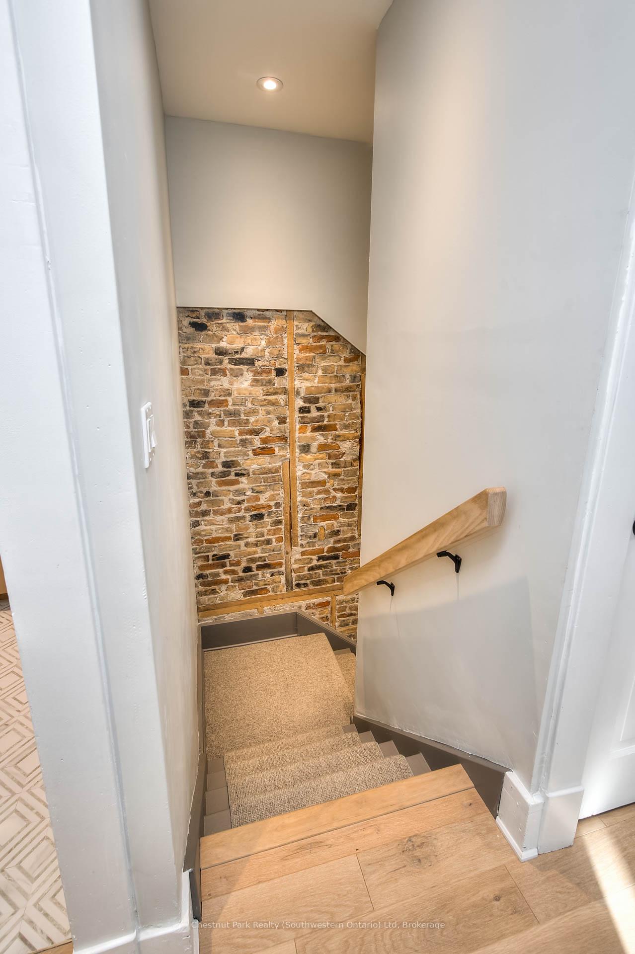 Photo 21 of 30 Eramosa Road, Guelph, General Hospital — HOMEH