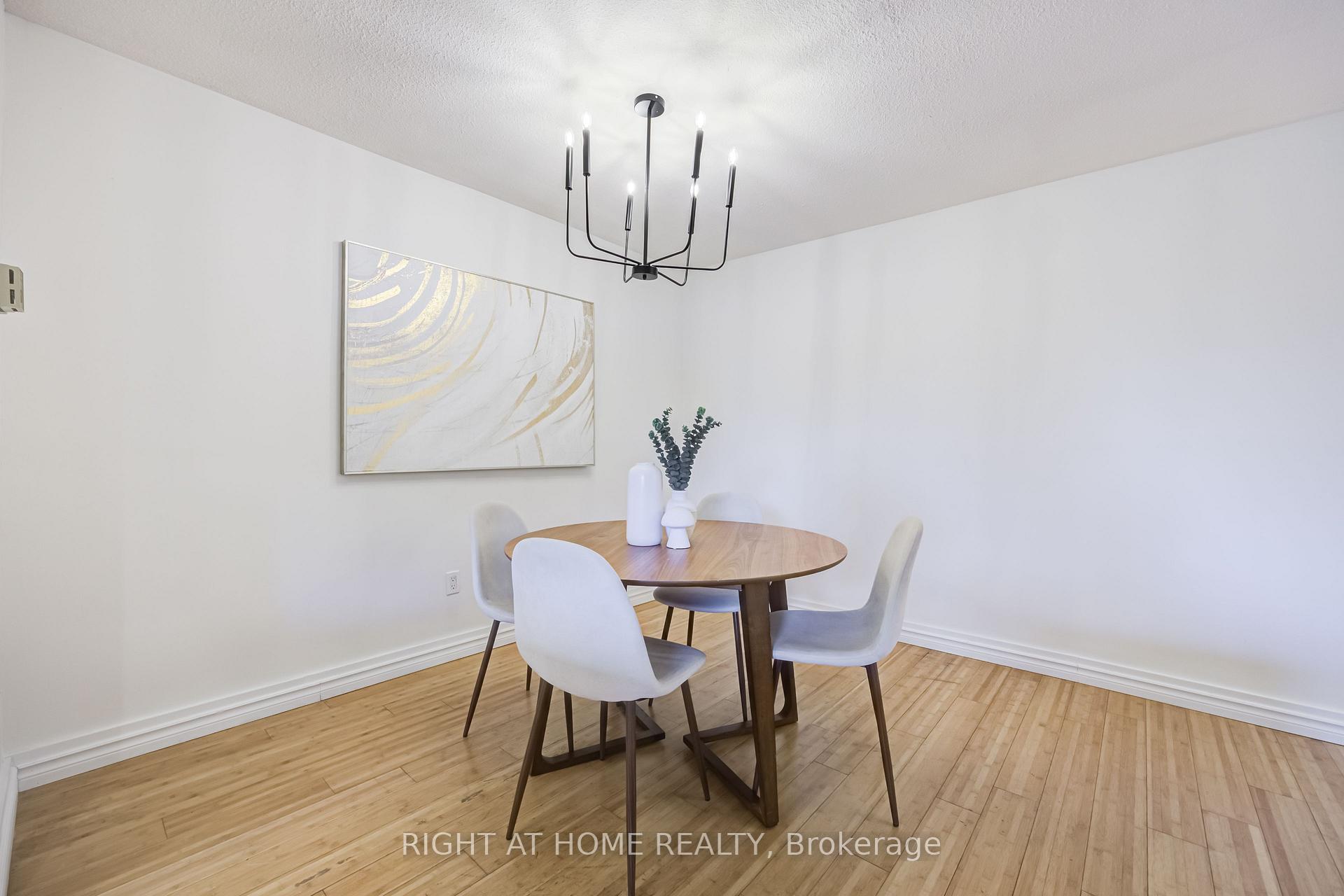 Photo 4 of Unit 426, 2645 Jane Street, North York, Glenfield-Jane Heights — HOMEH