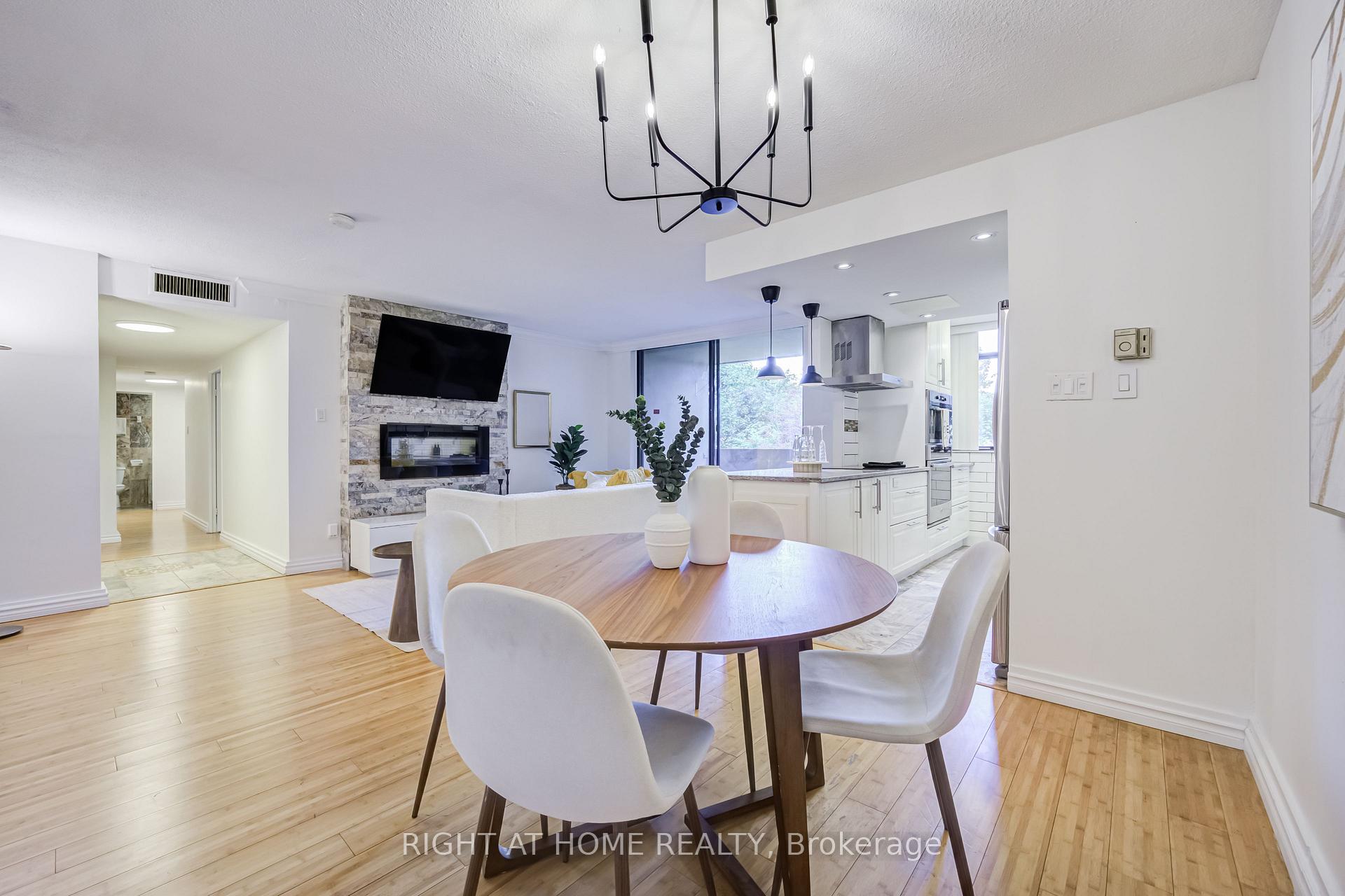 Photo 5 of Unit 426, 2645 Jane Street, North York, Glenfield-Jane Heights — HOMEH