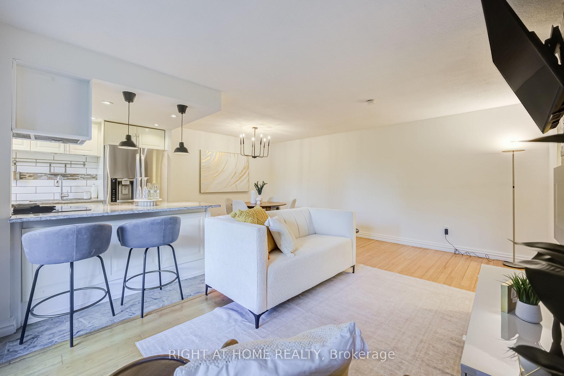 Photo 6 of Unit 426, 2645 Jane Street, North York, Glenfield-Jane Heights — HOMEH
