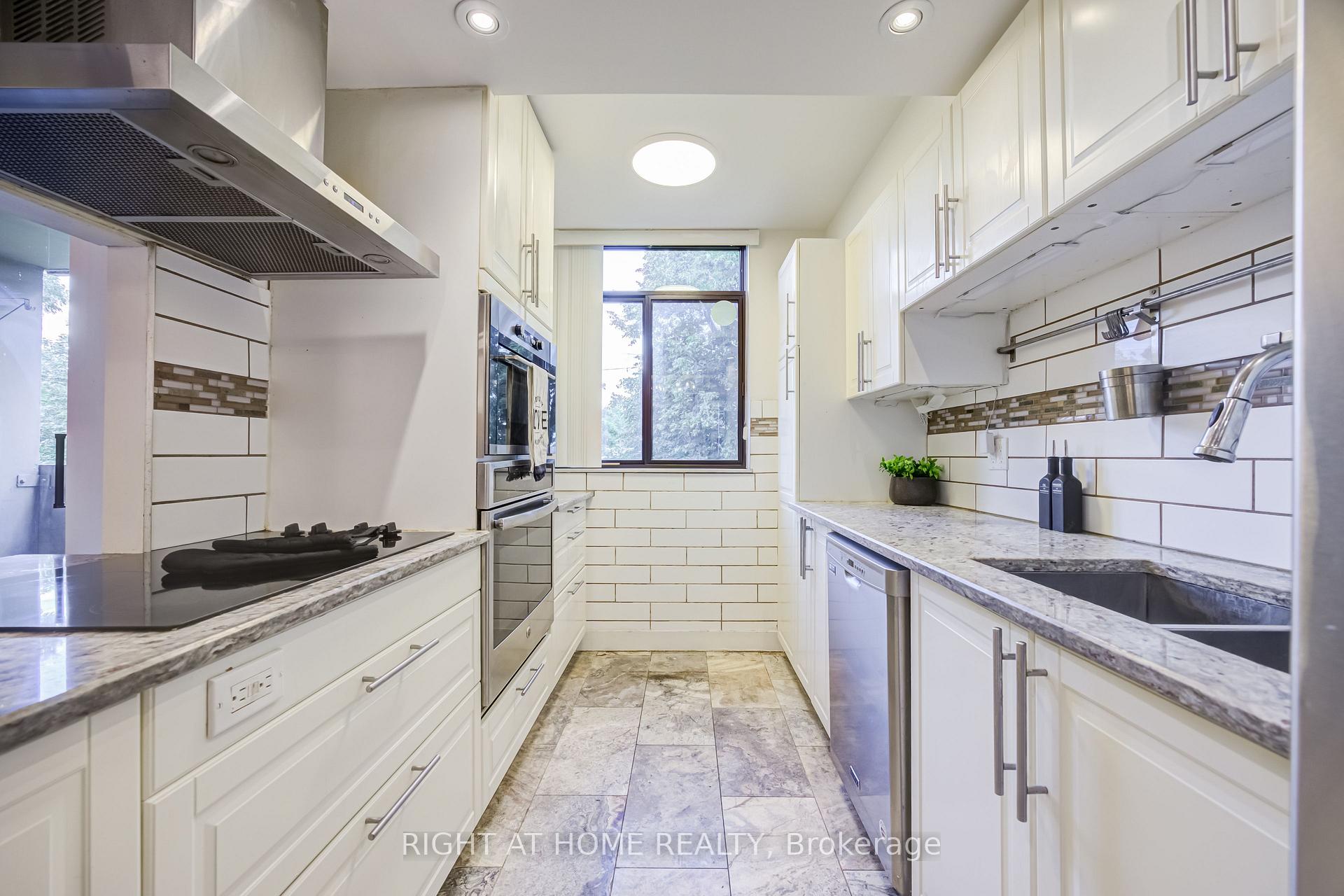 Photo 9 of Unit 426, 2645 Jane Street, North York, Glenfield-Jane Heights — HOMEH