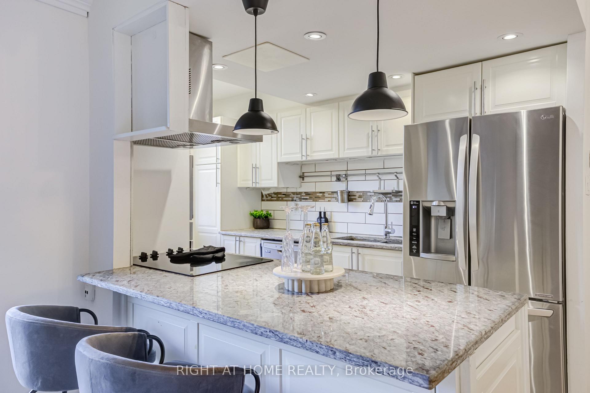 Photo 10 of Unit 426, 2645 Jane Street, North York, Glenfield-Jane Heights — HOMEH