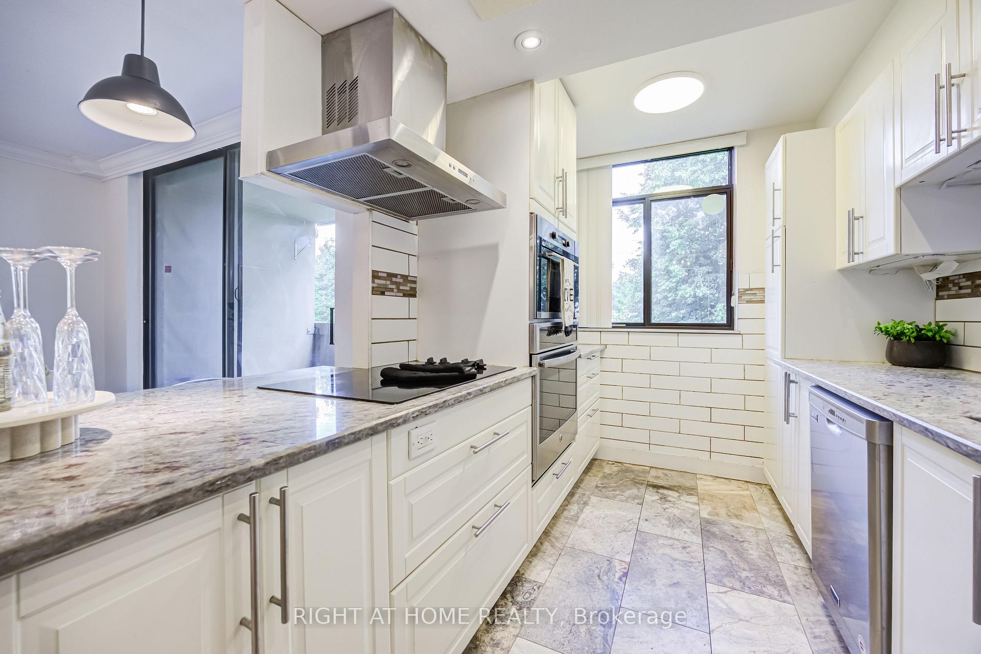 Photo 12 of Unit 426, 2645 Jane Street, North York, Glenfield-Jane Heights — HOMEH